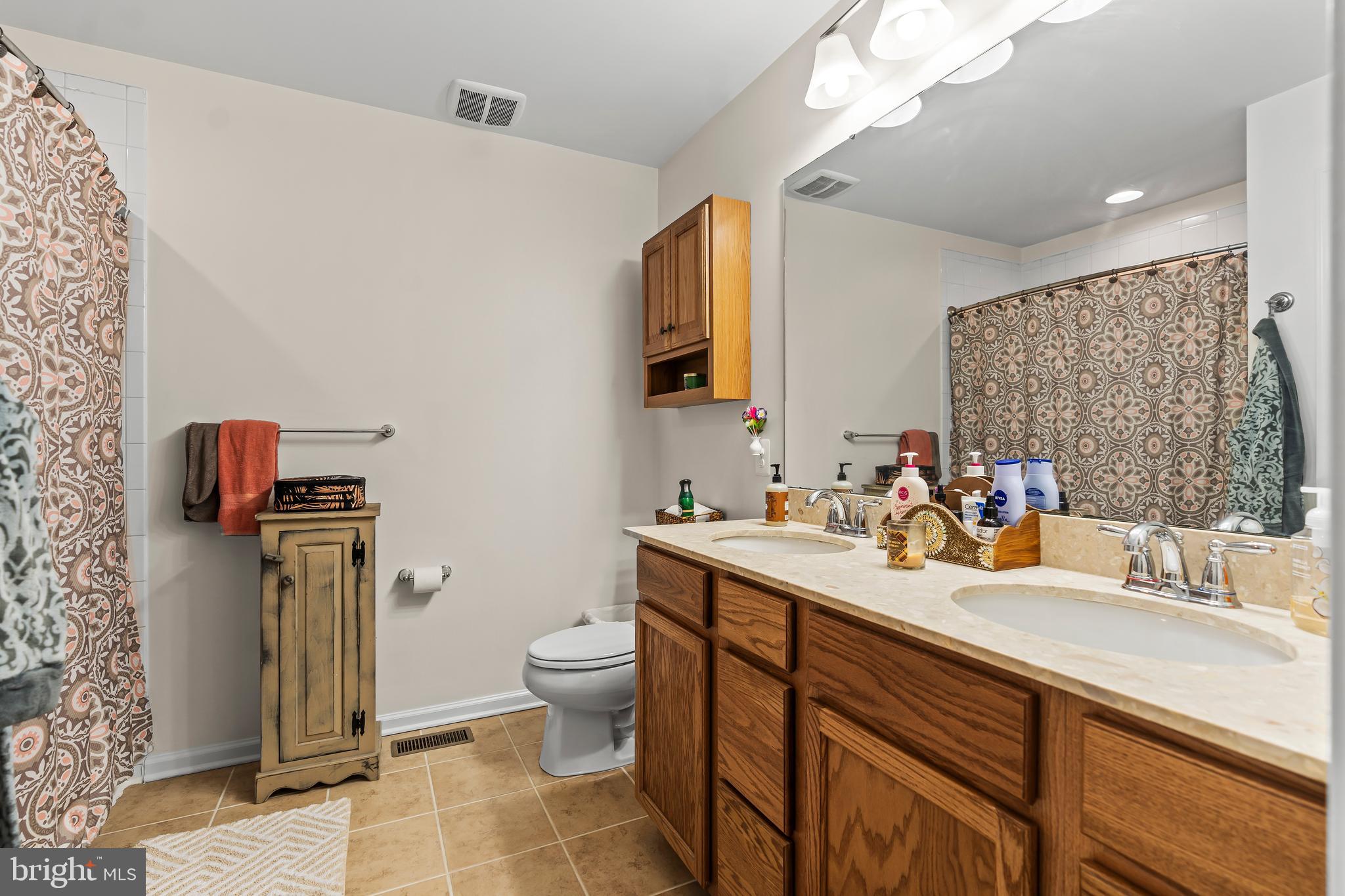 WEST FIELDS - Residential