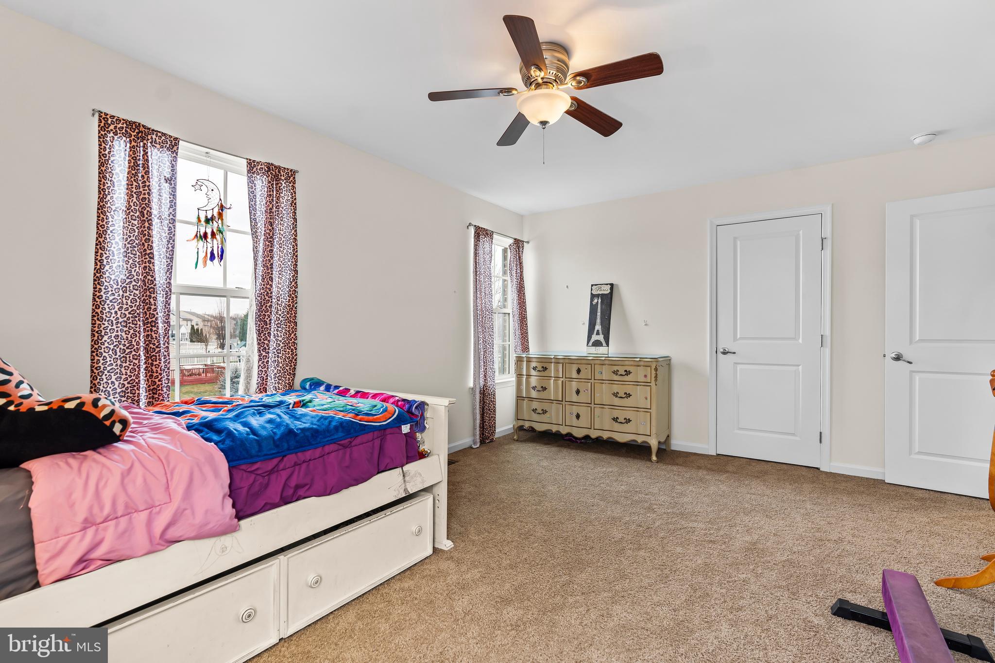 WEST FIELDS - Residential