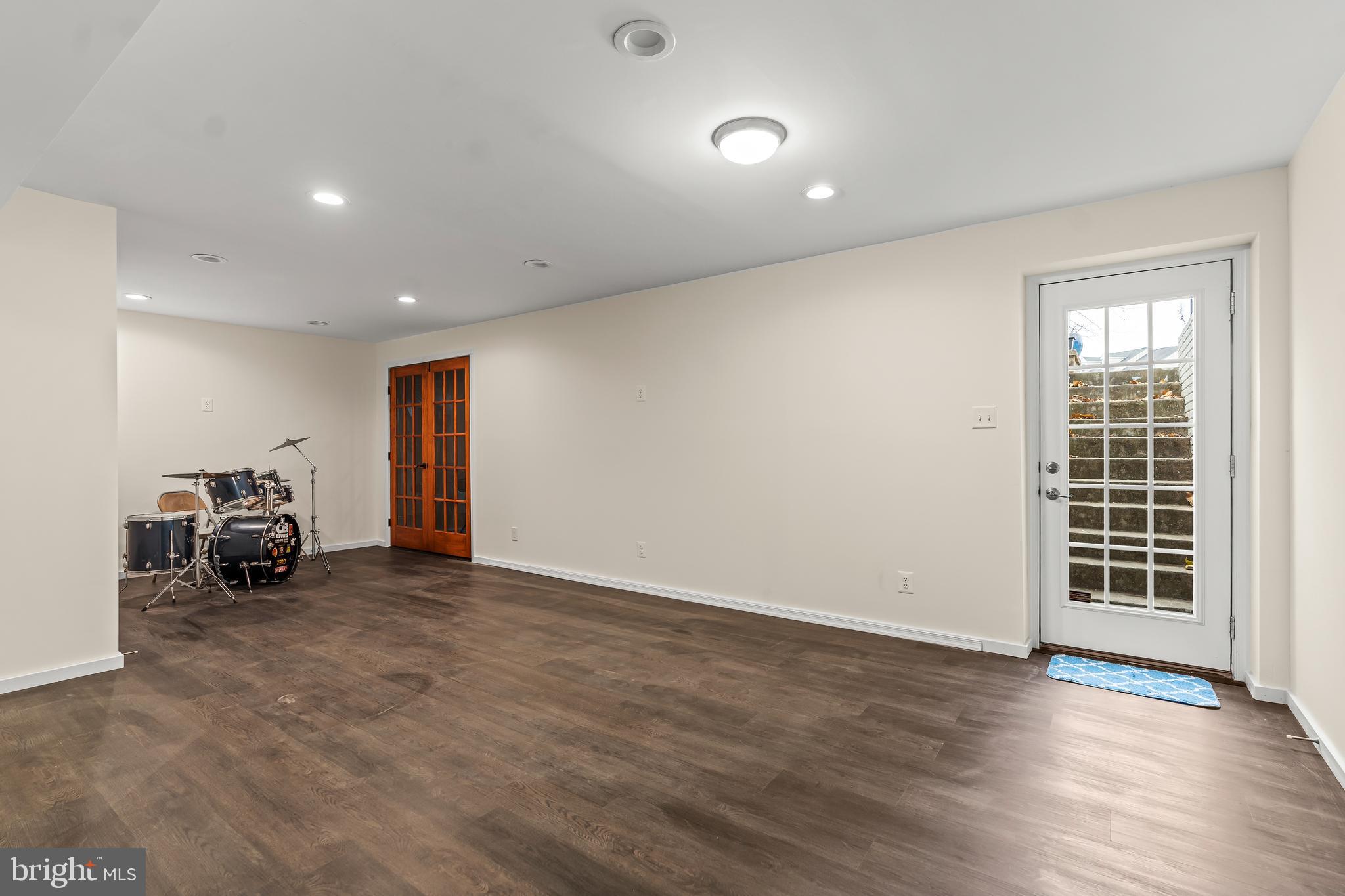 WEST FIELDS - Residential