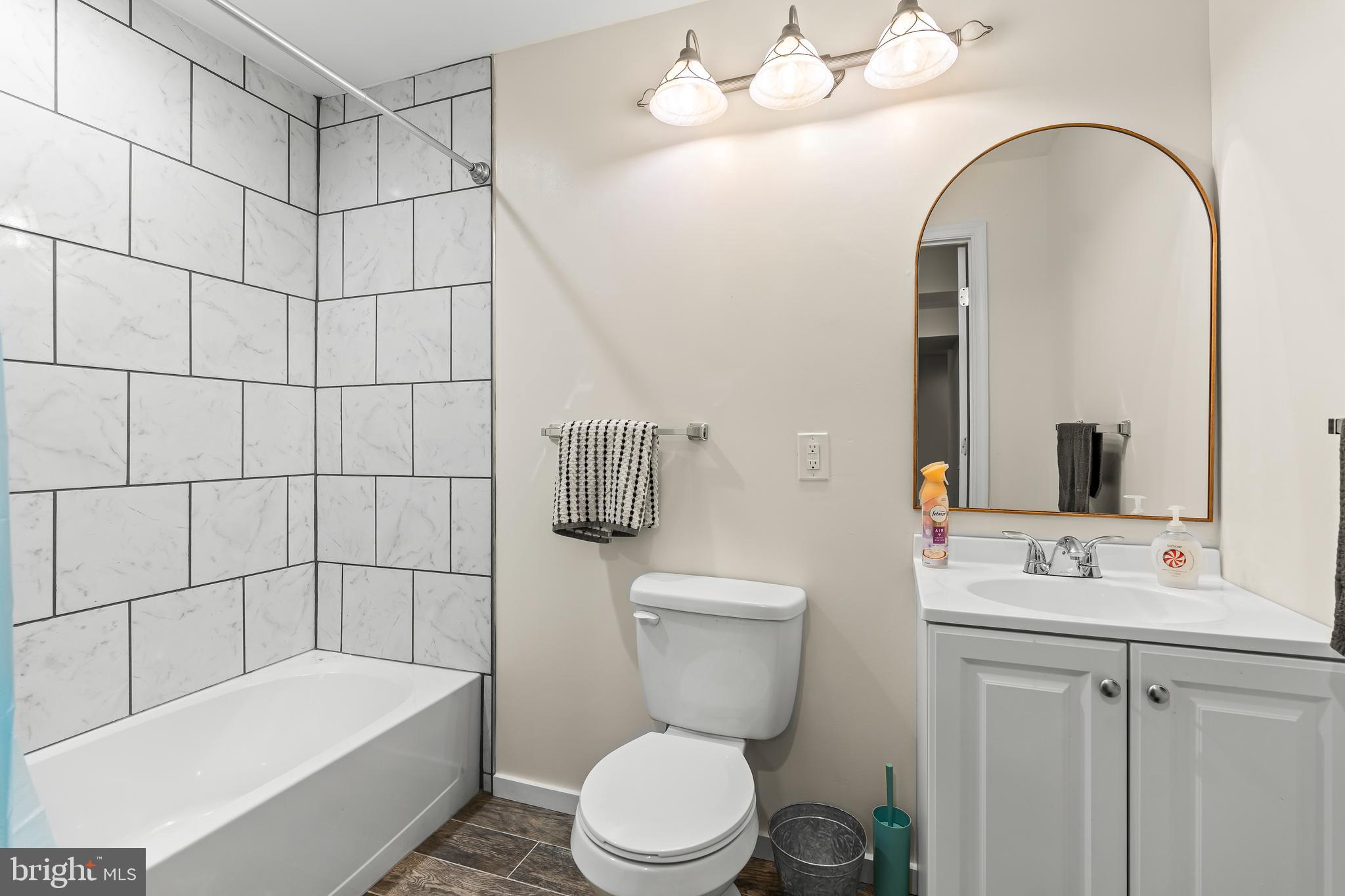 WEST FIELDS - Residential