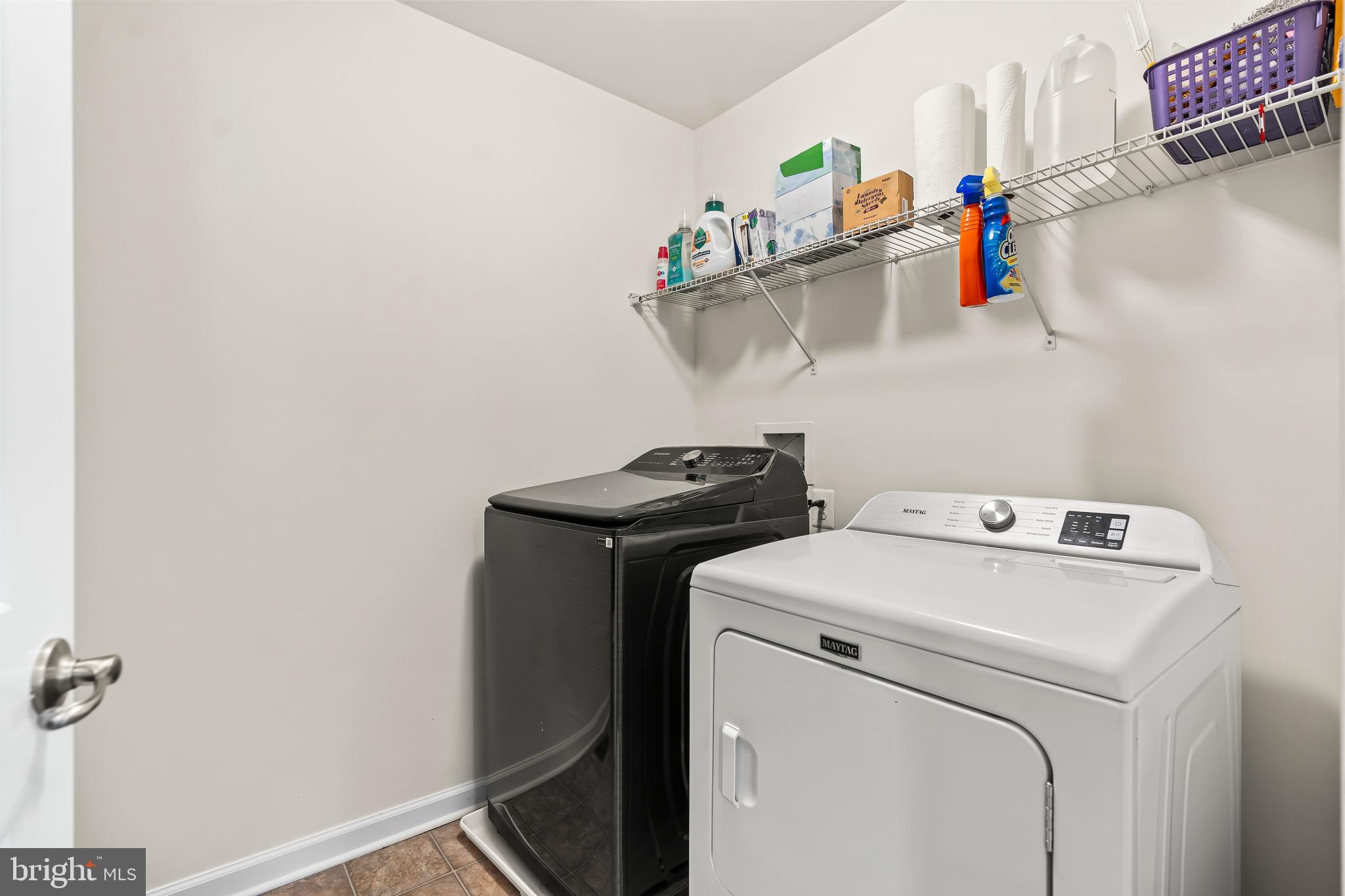 WEST FIELDS - Residential