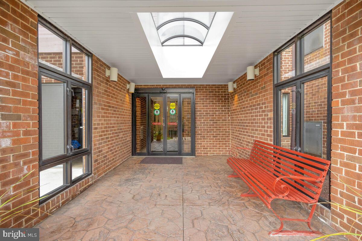 LEISURE WORLD - Residential