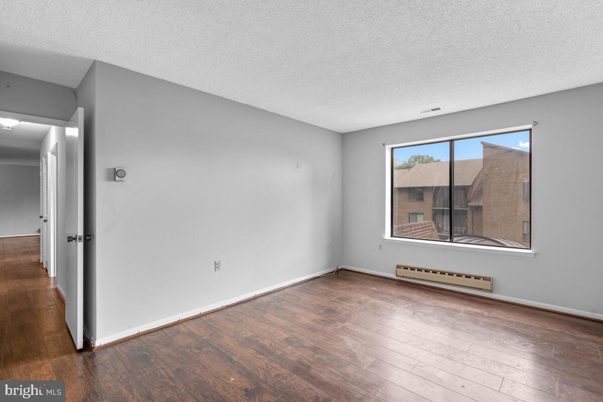 LEISURE WORLD - Residential