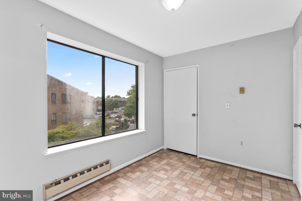 LEISURE WORLD - Residential