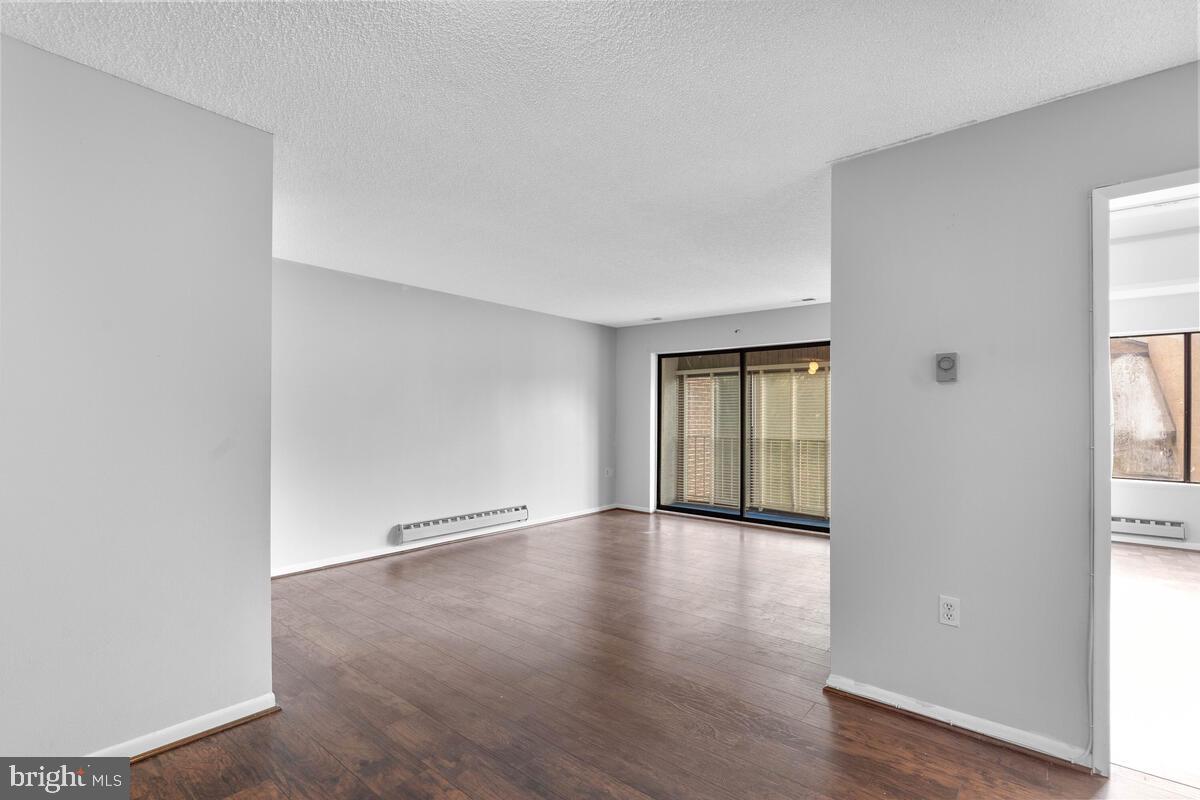 LEISURE WORLD - Residential