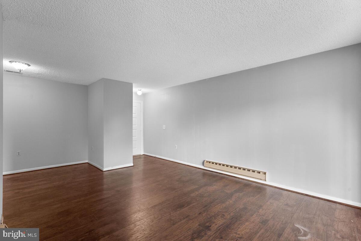 LEISURE WORLD - Residential