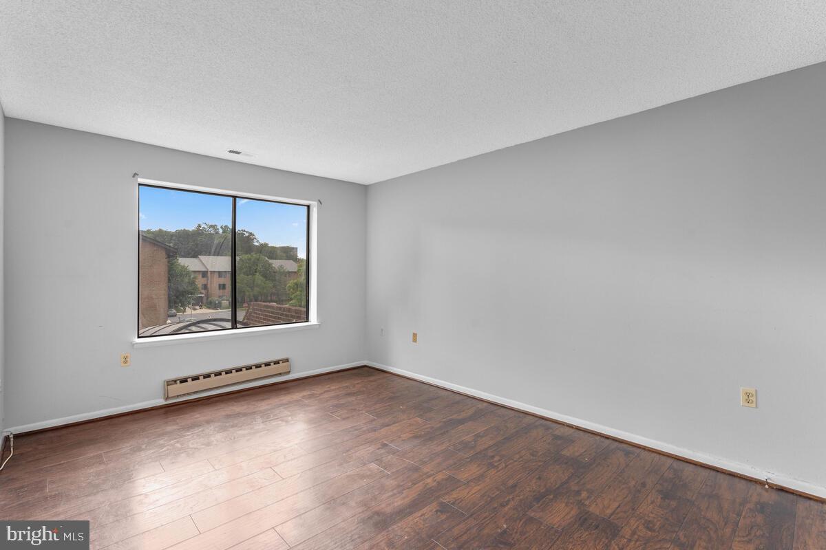 LEISURE WORLD - Residential