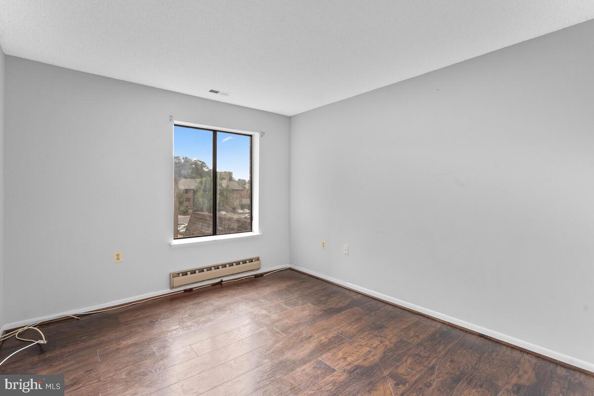 LEISURE WORLD - Residential