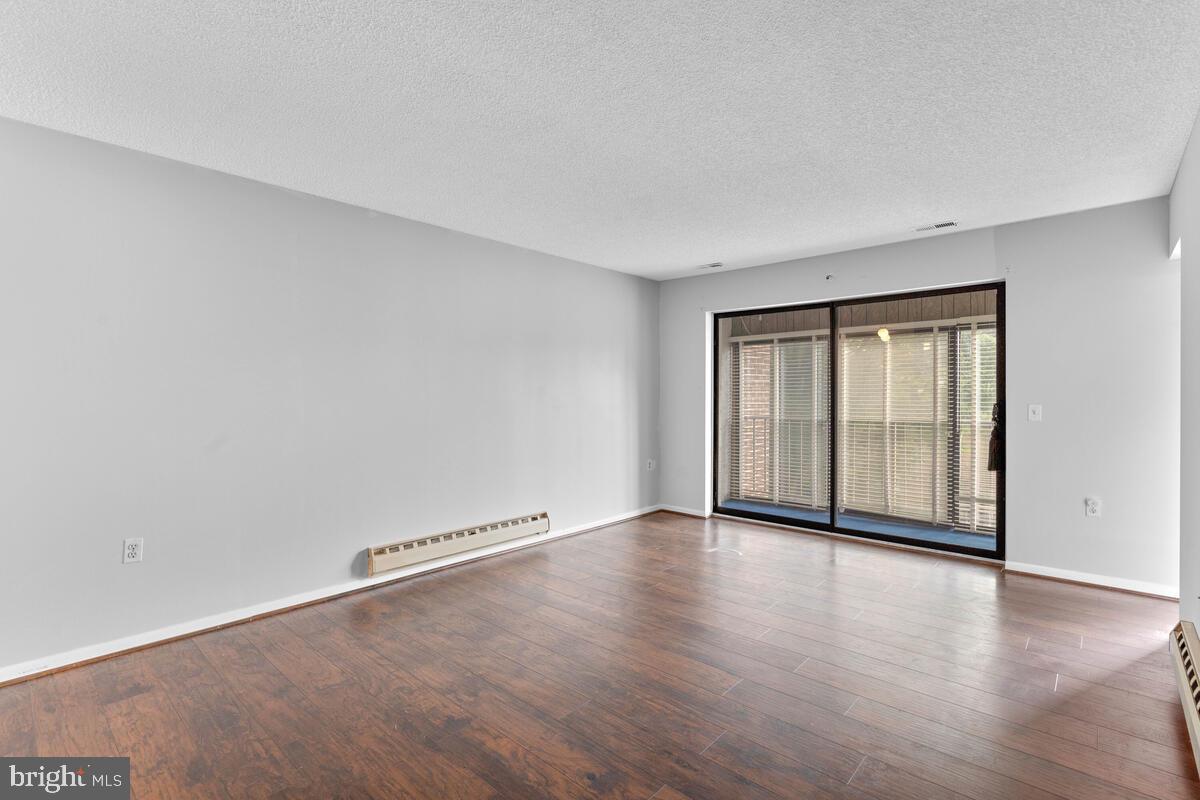 LEISURE WORLD - Residential