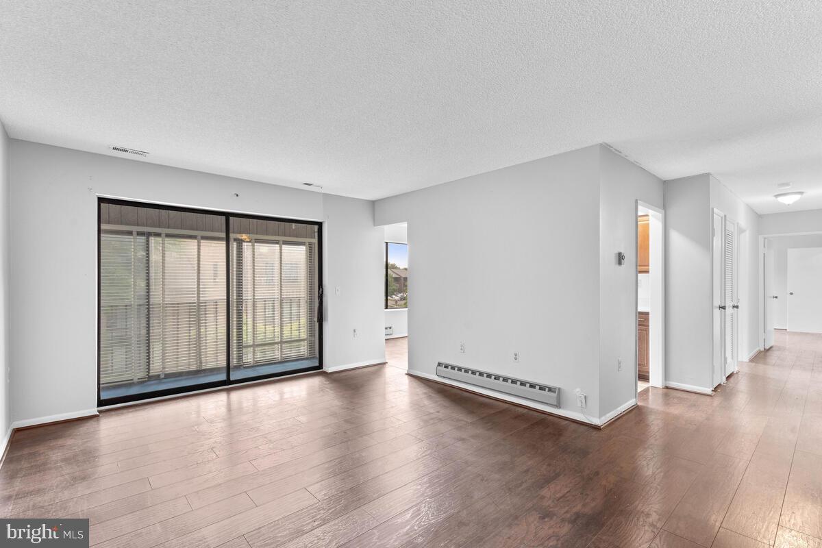 LEISURE WORLD - Residential