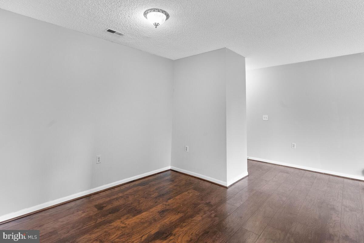 LEISURE WORLD - Residential