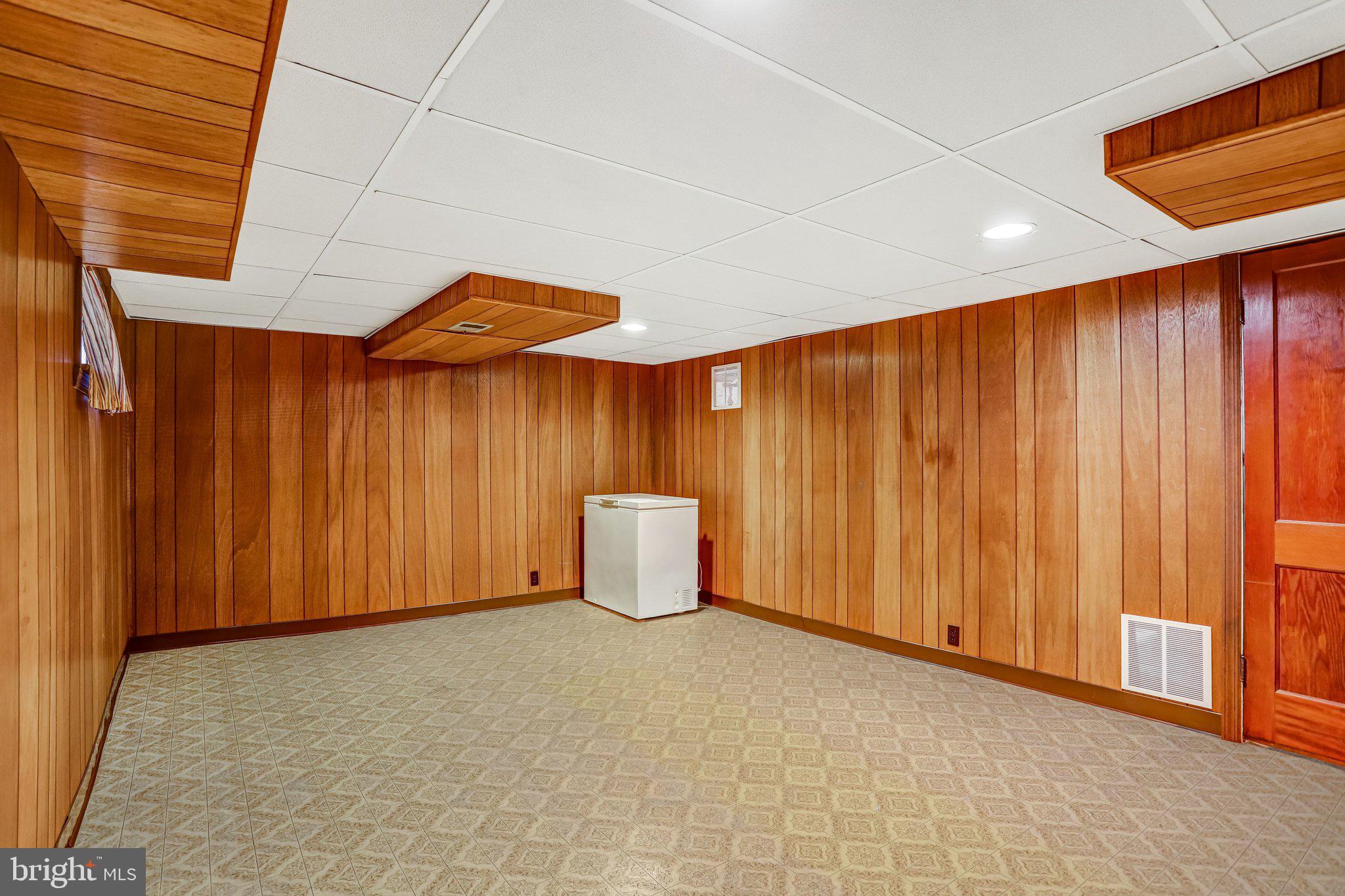 KENSINGTON ESTATES - Residential