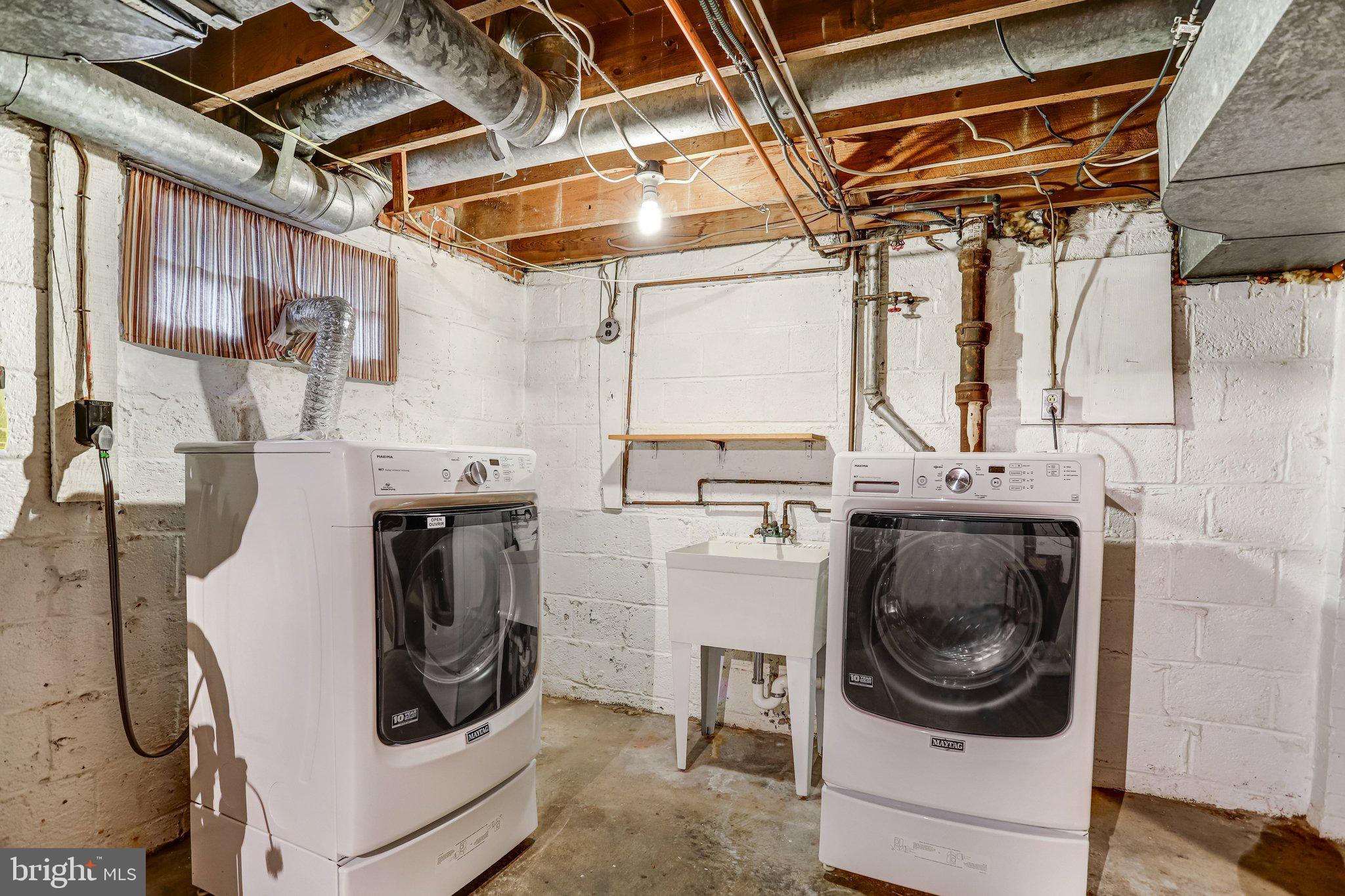 KENSINGTON ESTATES - Residential