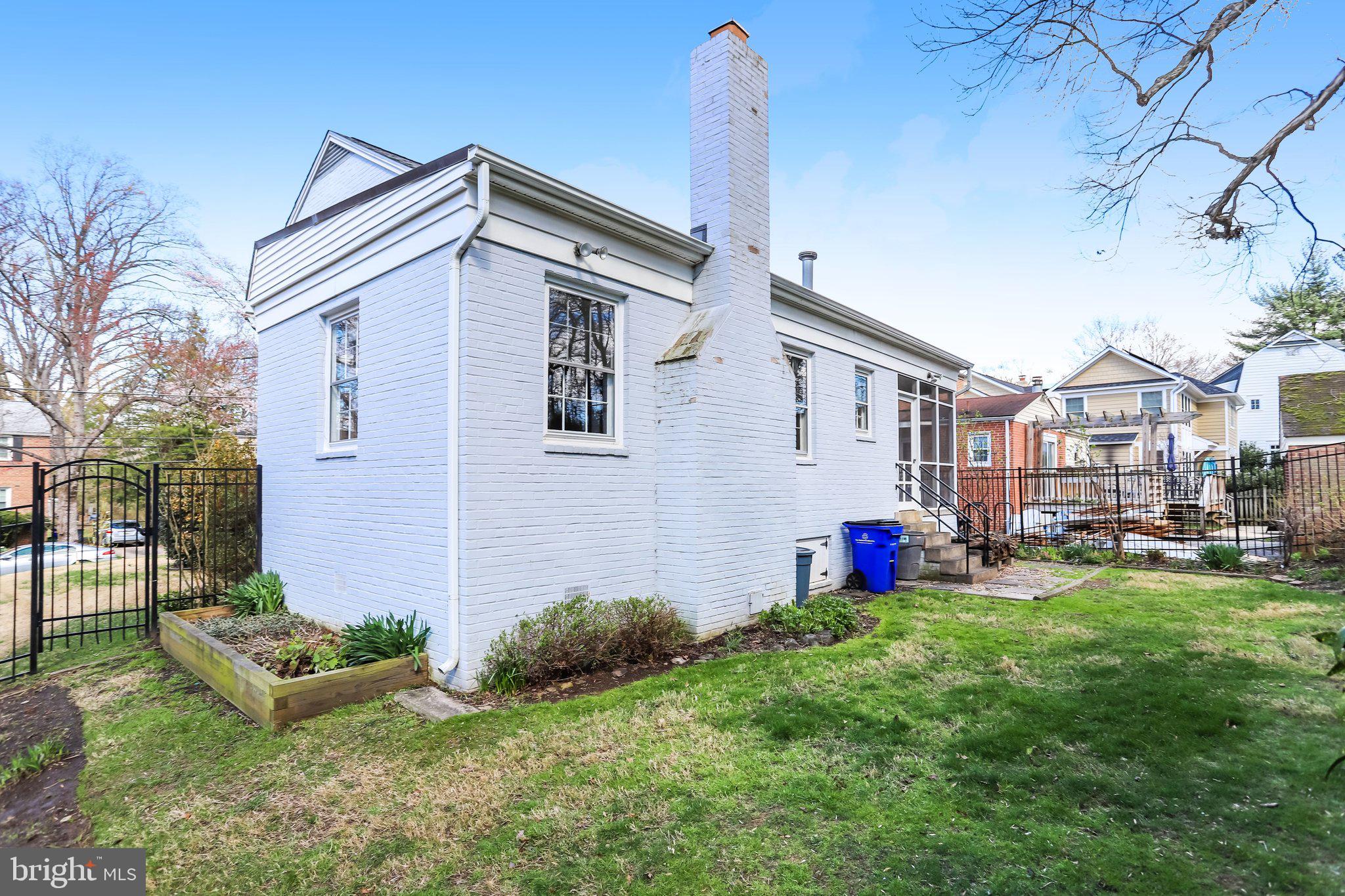 KENSINGTON ESTATES - Residential