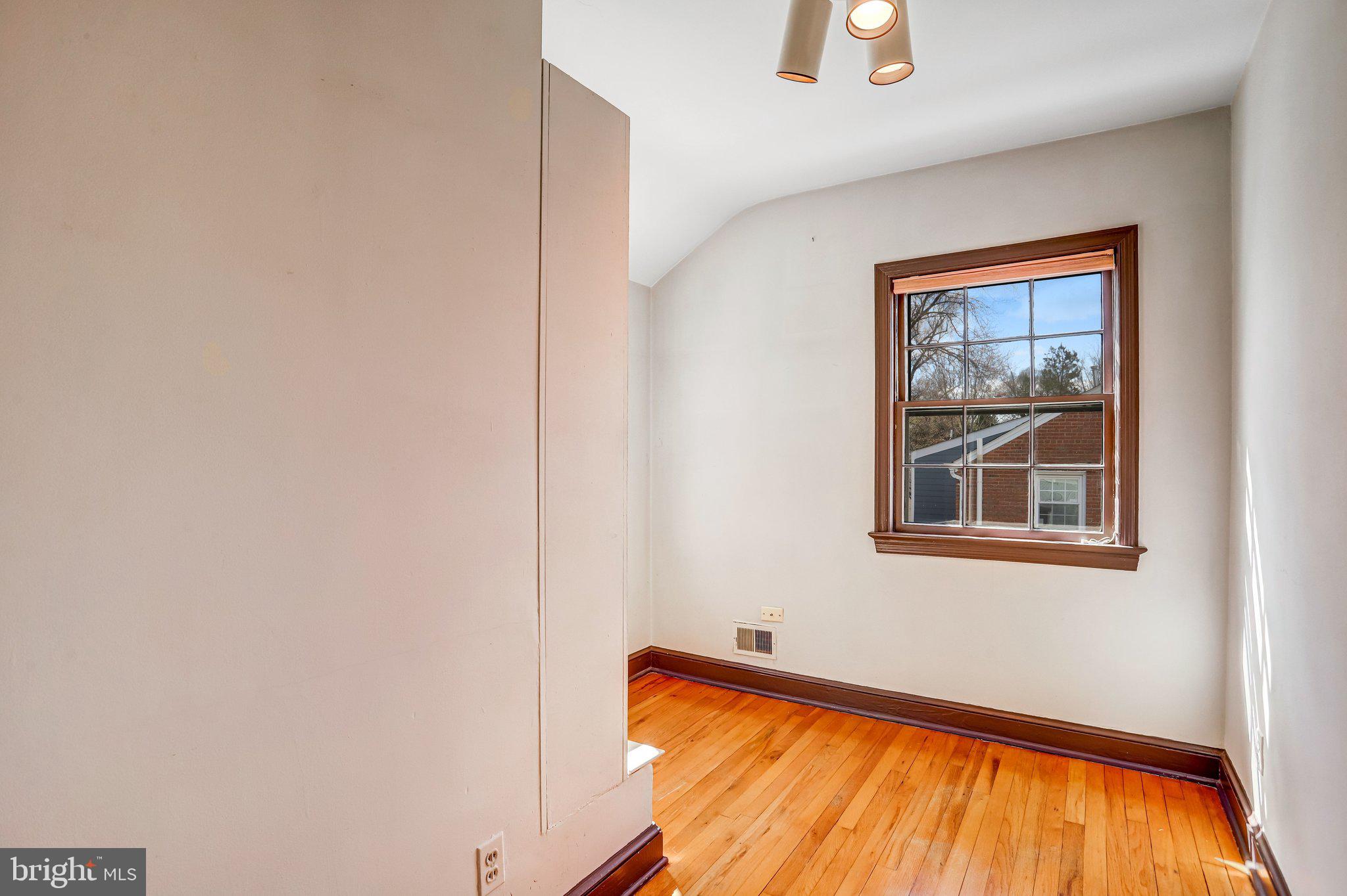 KENSINGTON ESTATES - Residential