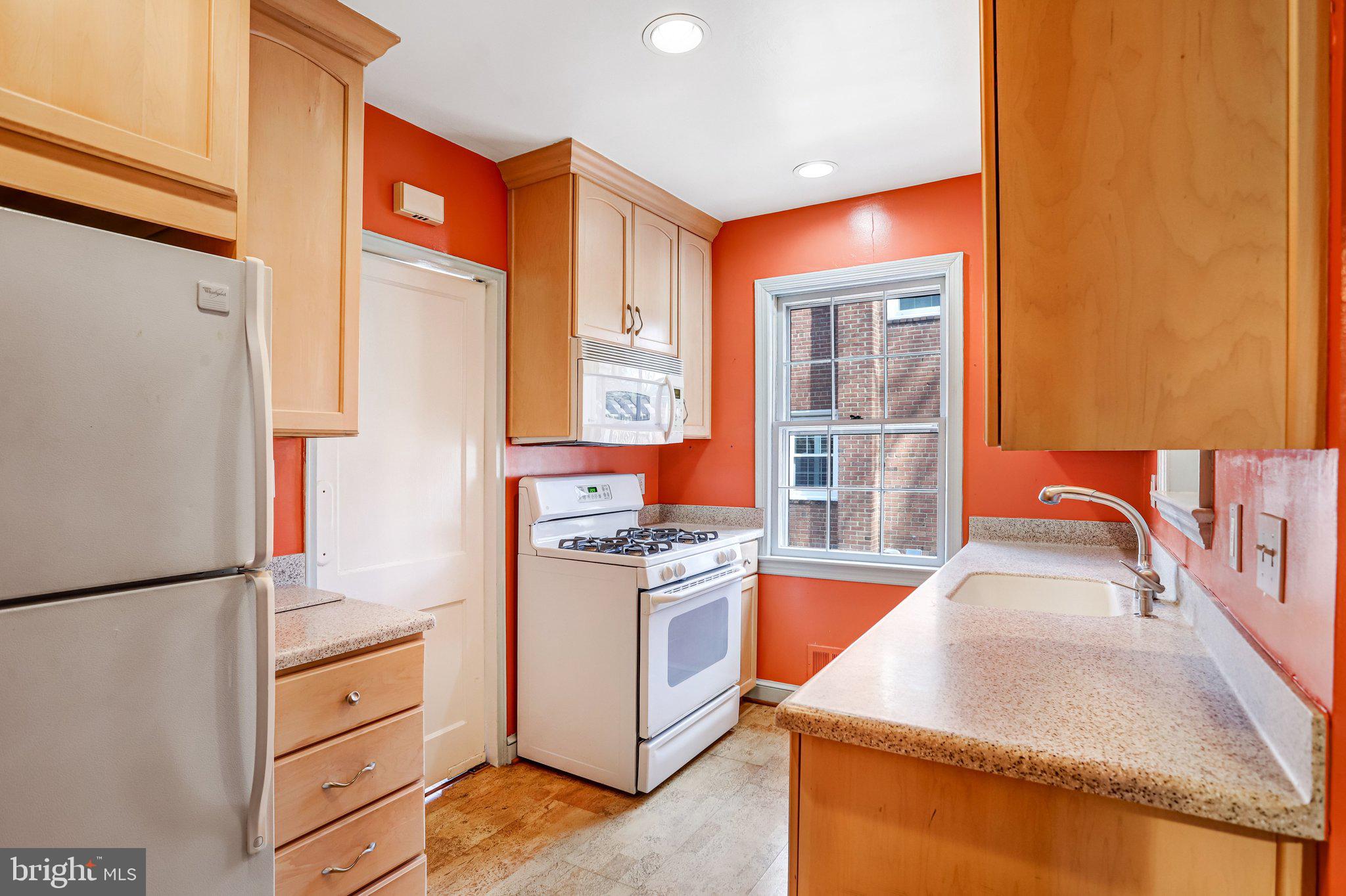 KENSINGTON ESTATES - Residential