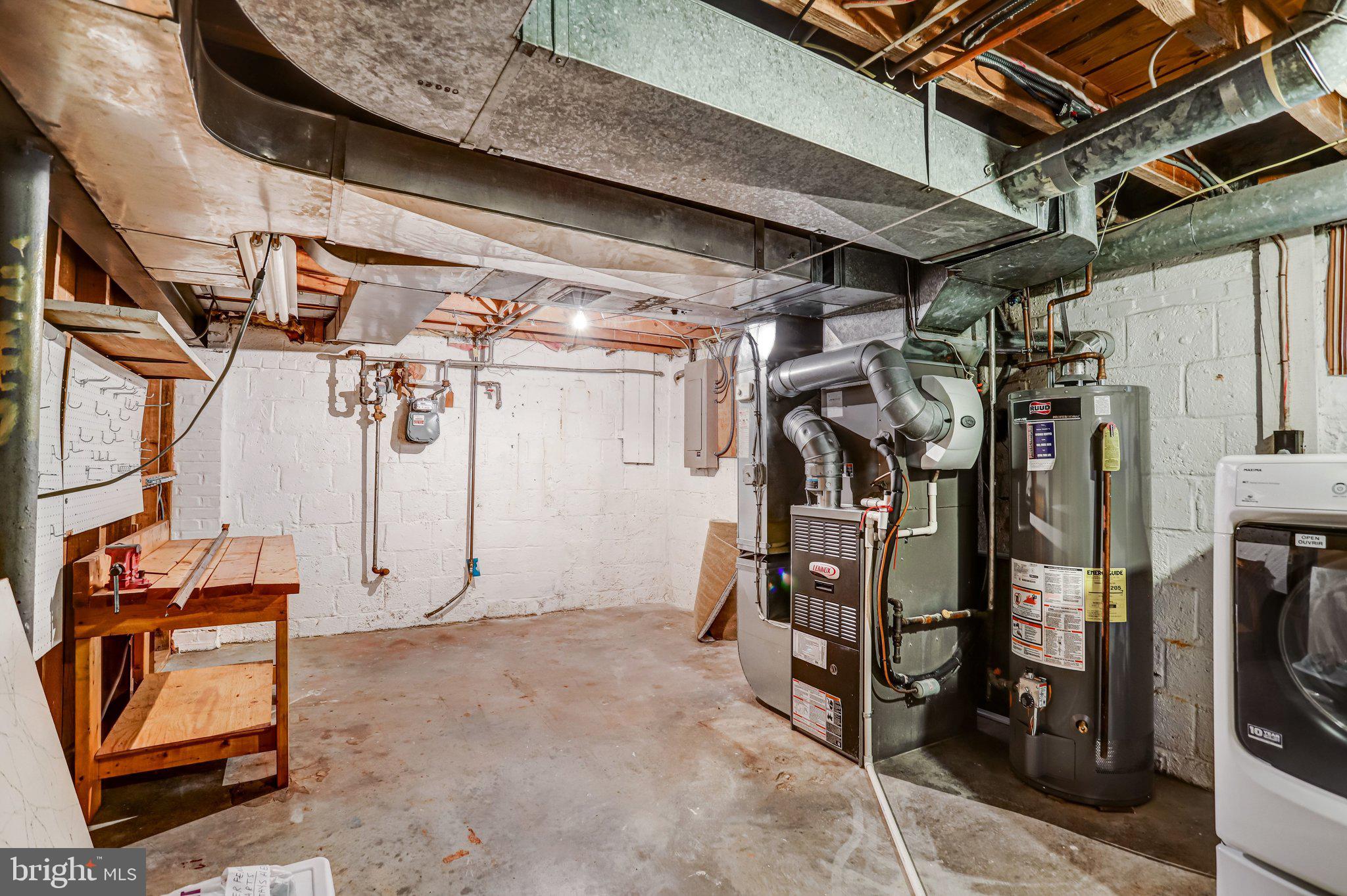 KENSINGTON ESTATES - Residential