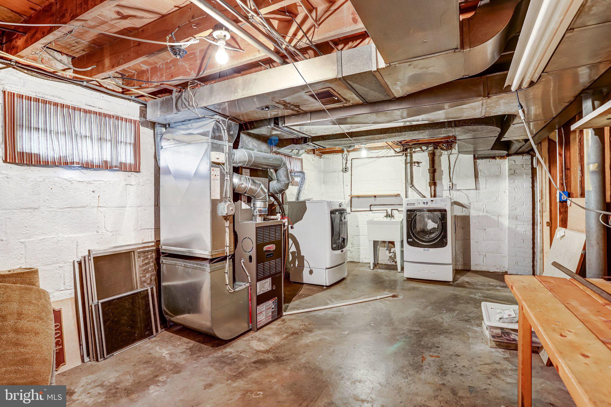 KENSINGTON ESTATES - Residential