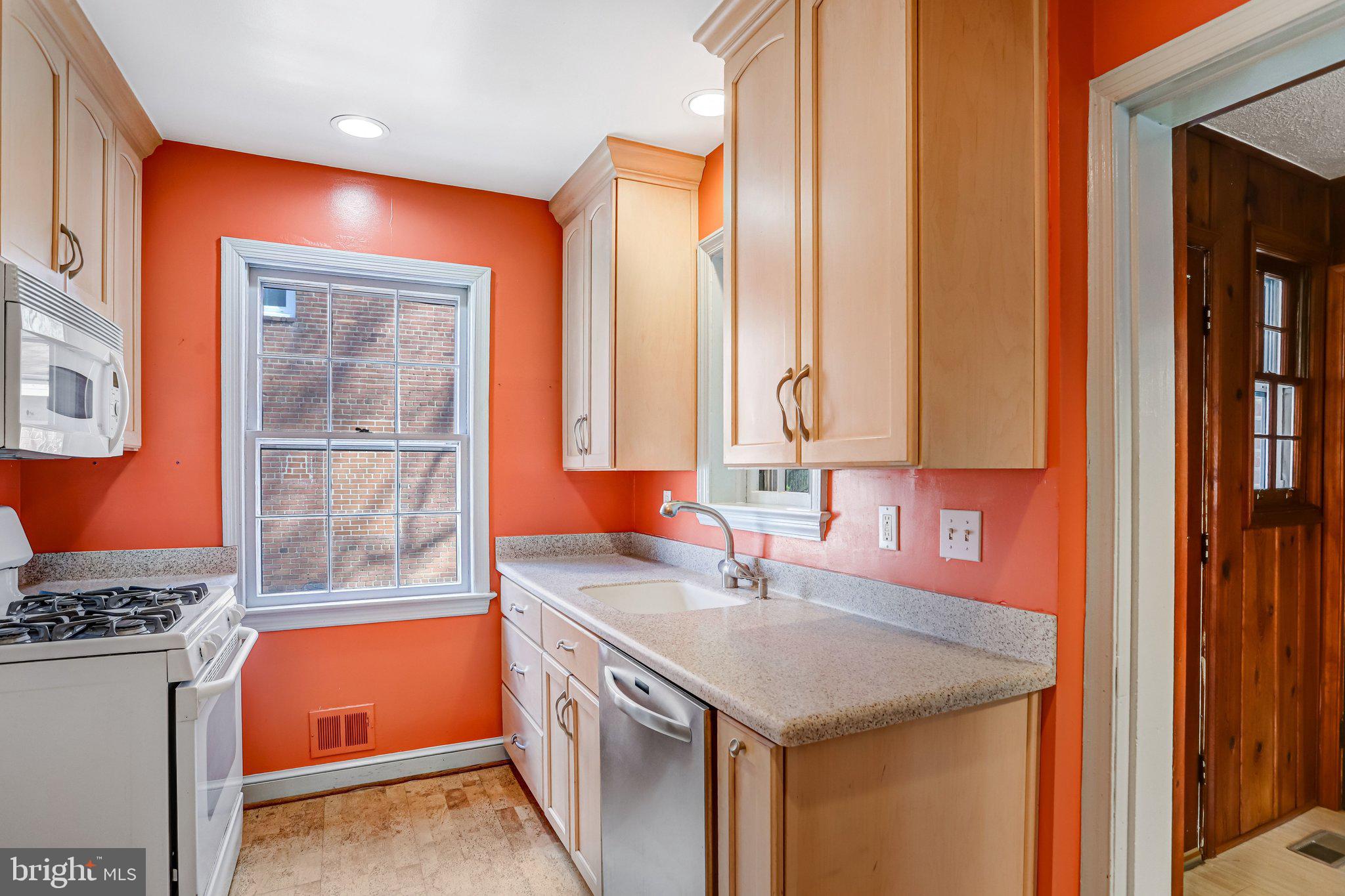 KENSINGTON ESTATES - Residential