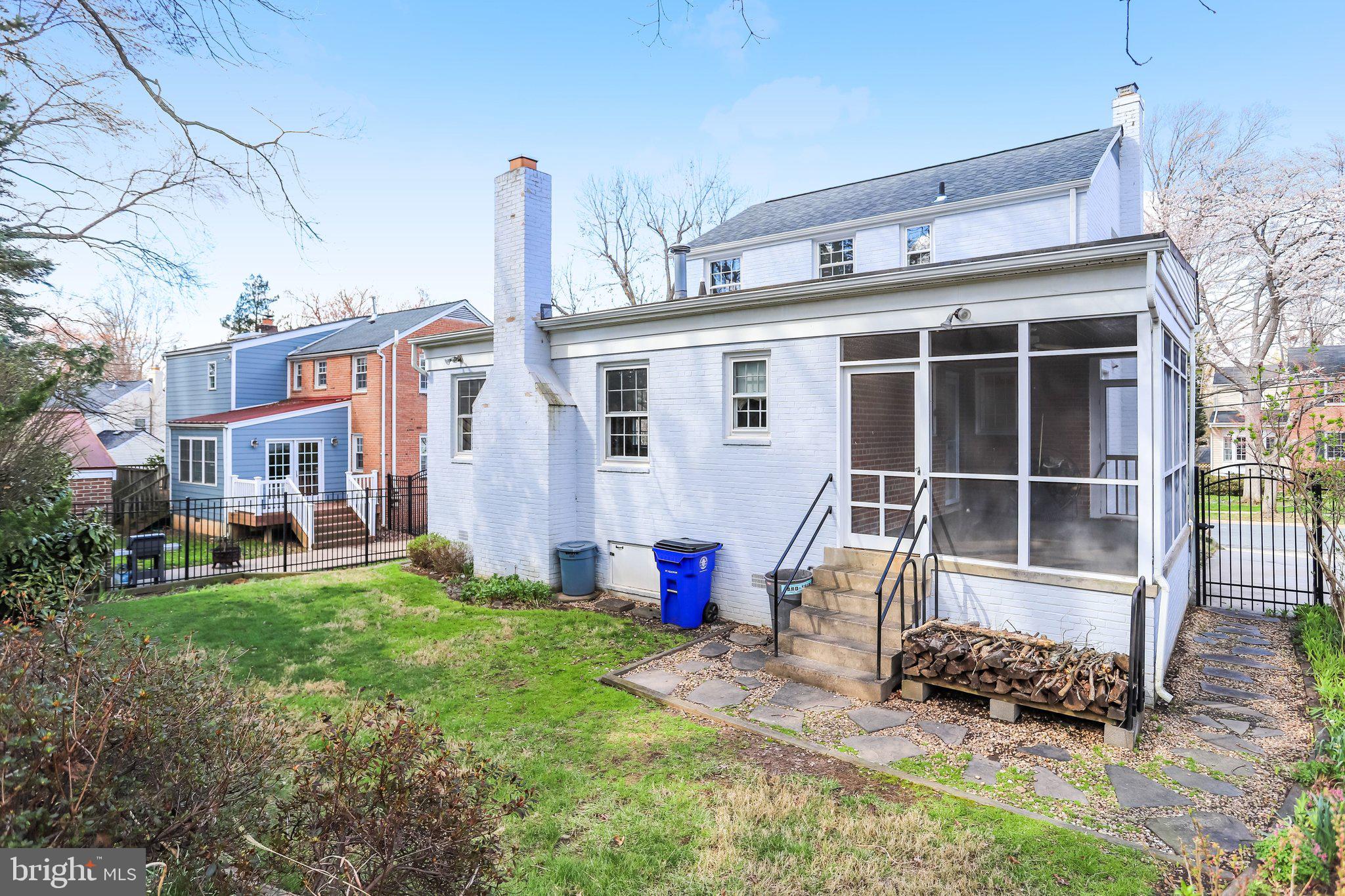 KENSINGTON ESTATES - Residential