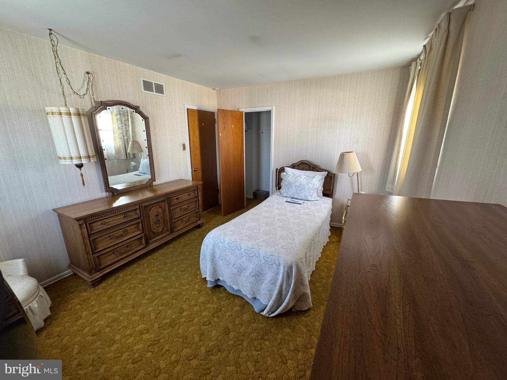 SOMERTON - Residential