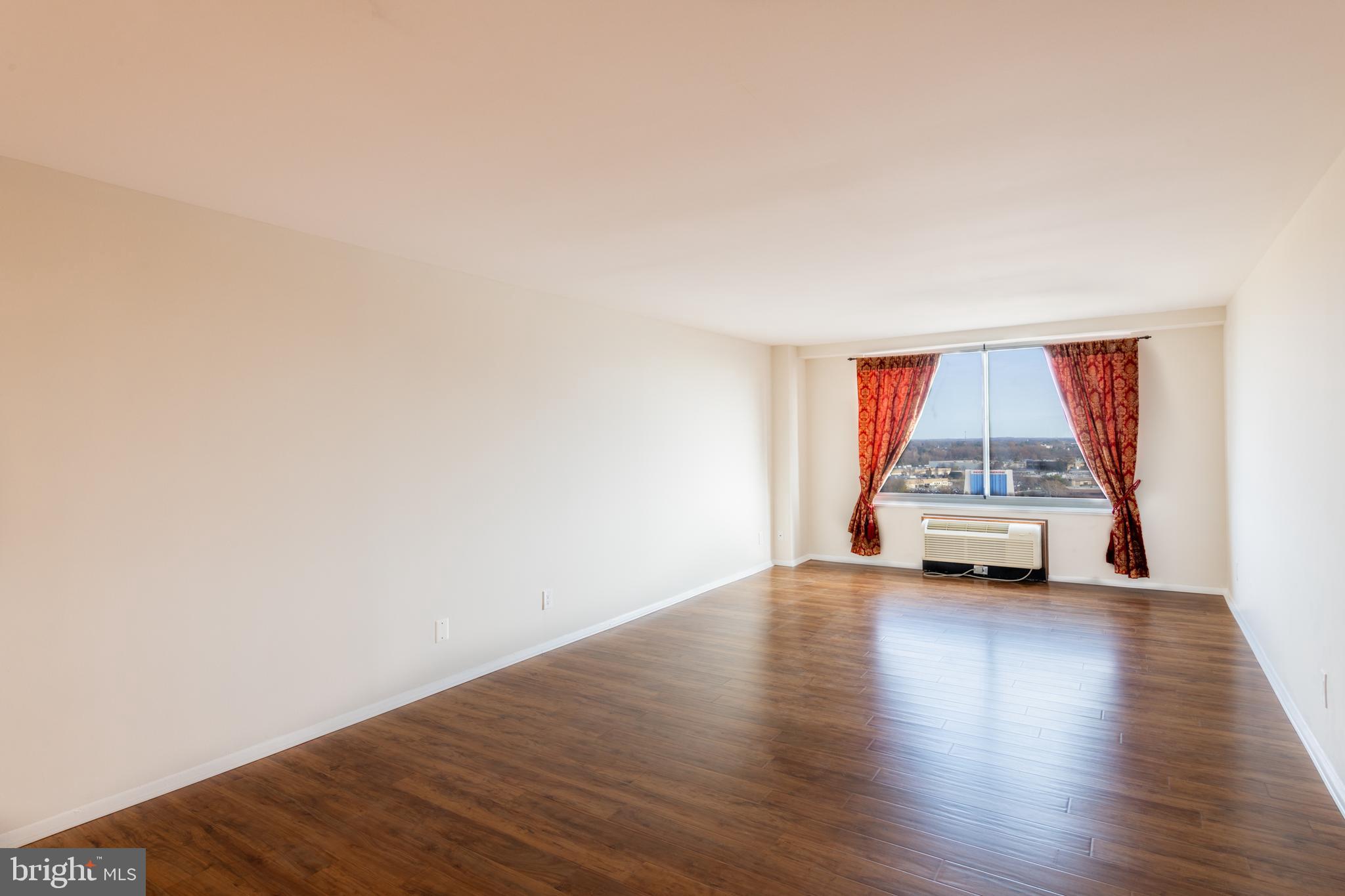 WASHINGTONIAN TOWER - Residential Lease