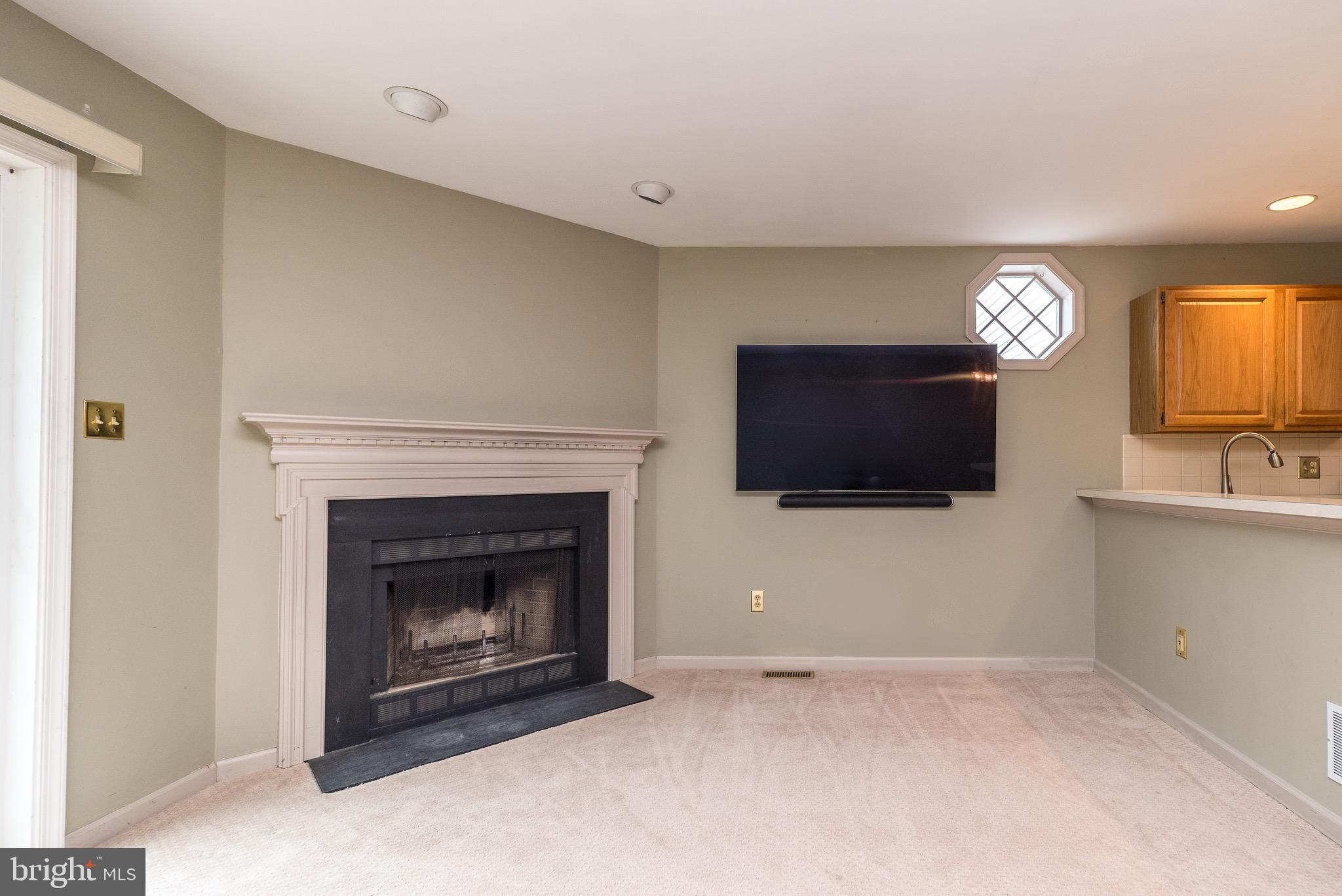 VICTORIA COURT - Residential