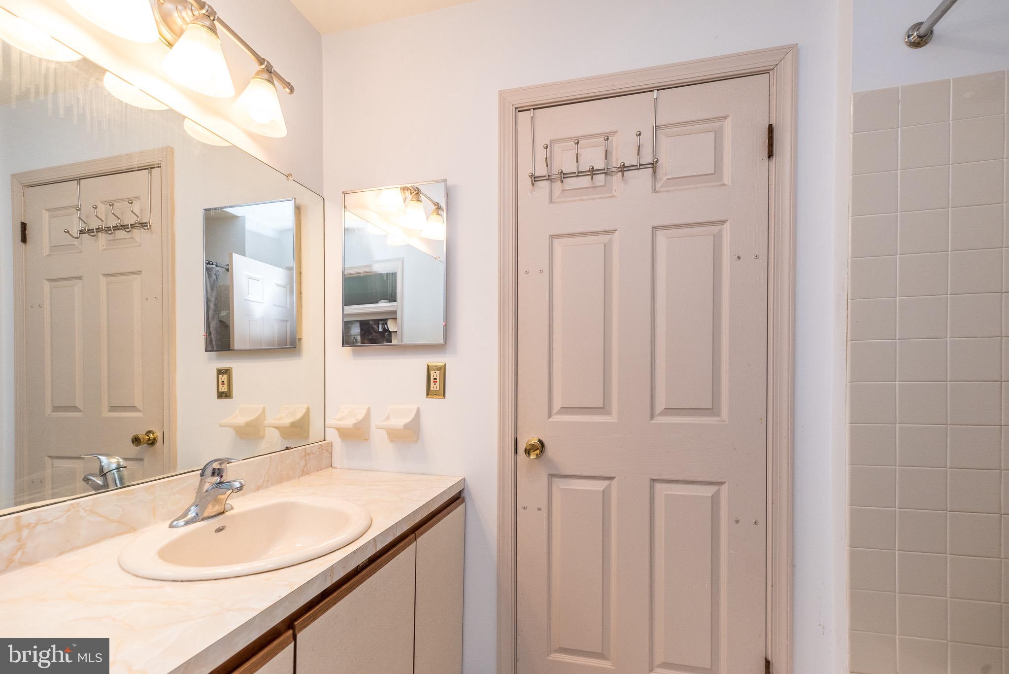 VICTORIA COURT - Residential