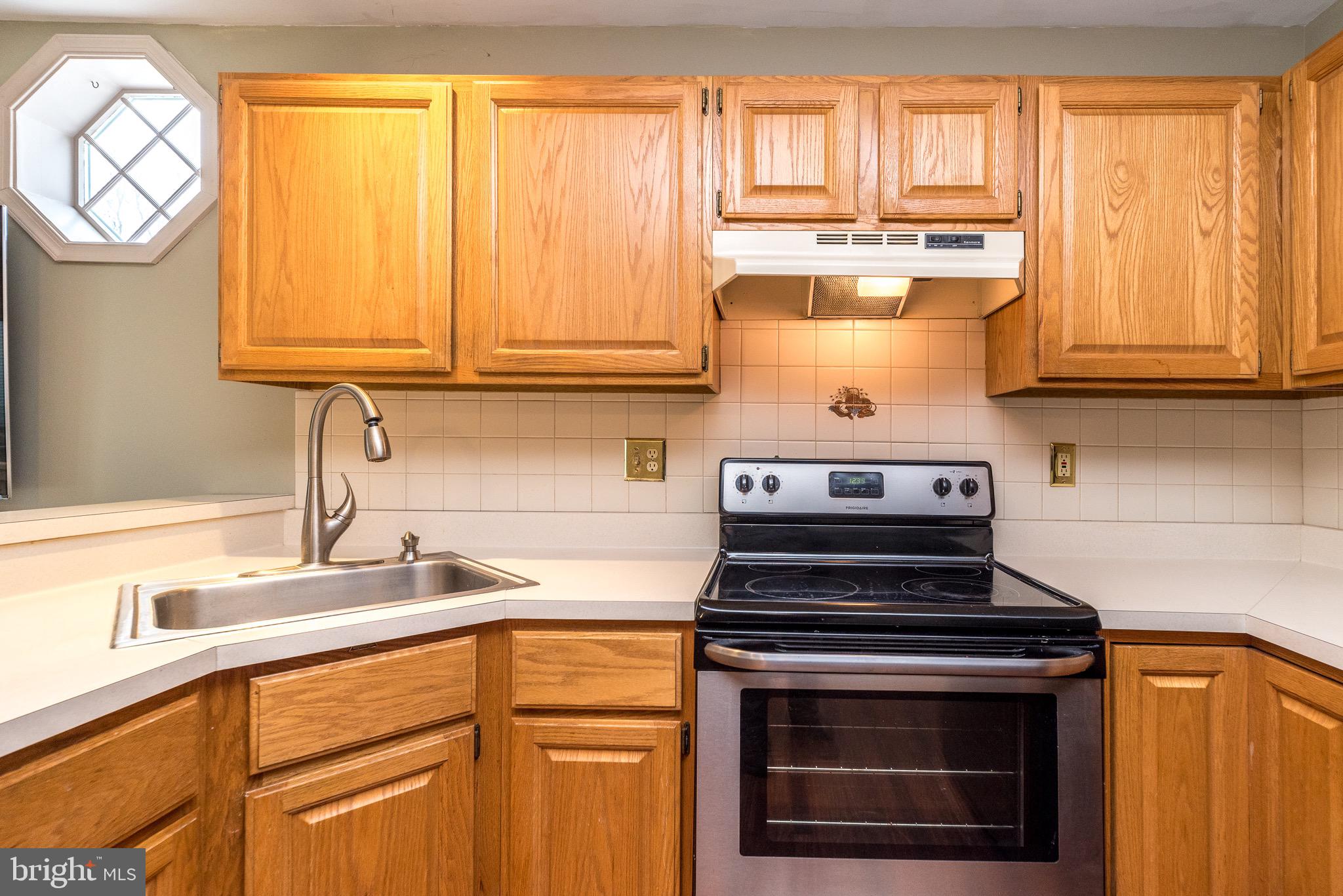 VICTORIA COURT - Residential