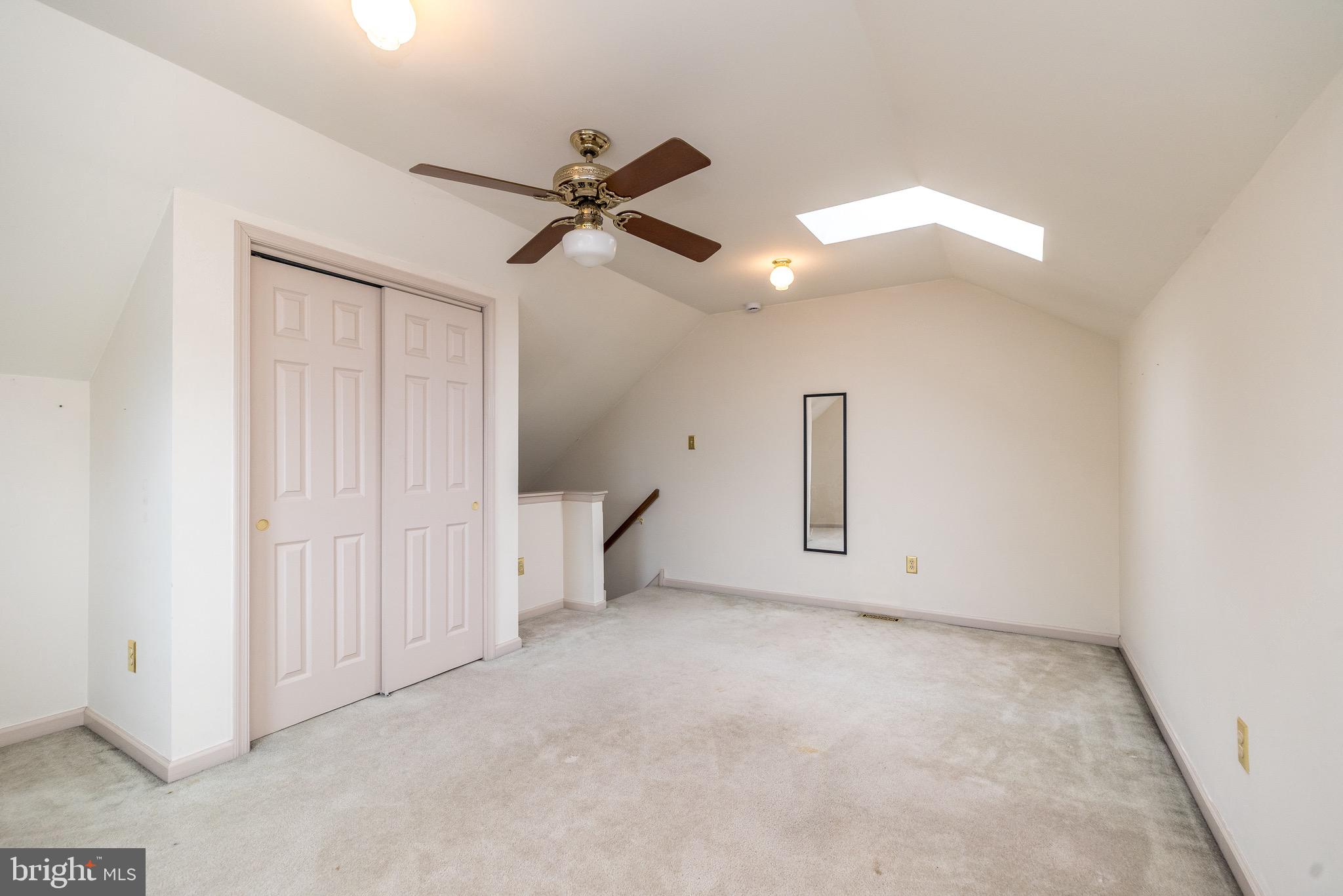 VICTORIA COURT - Residential