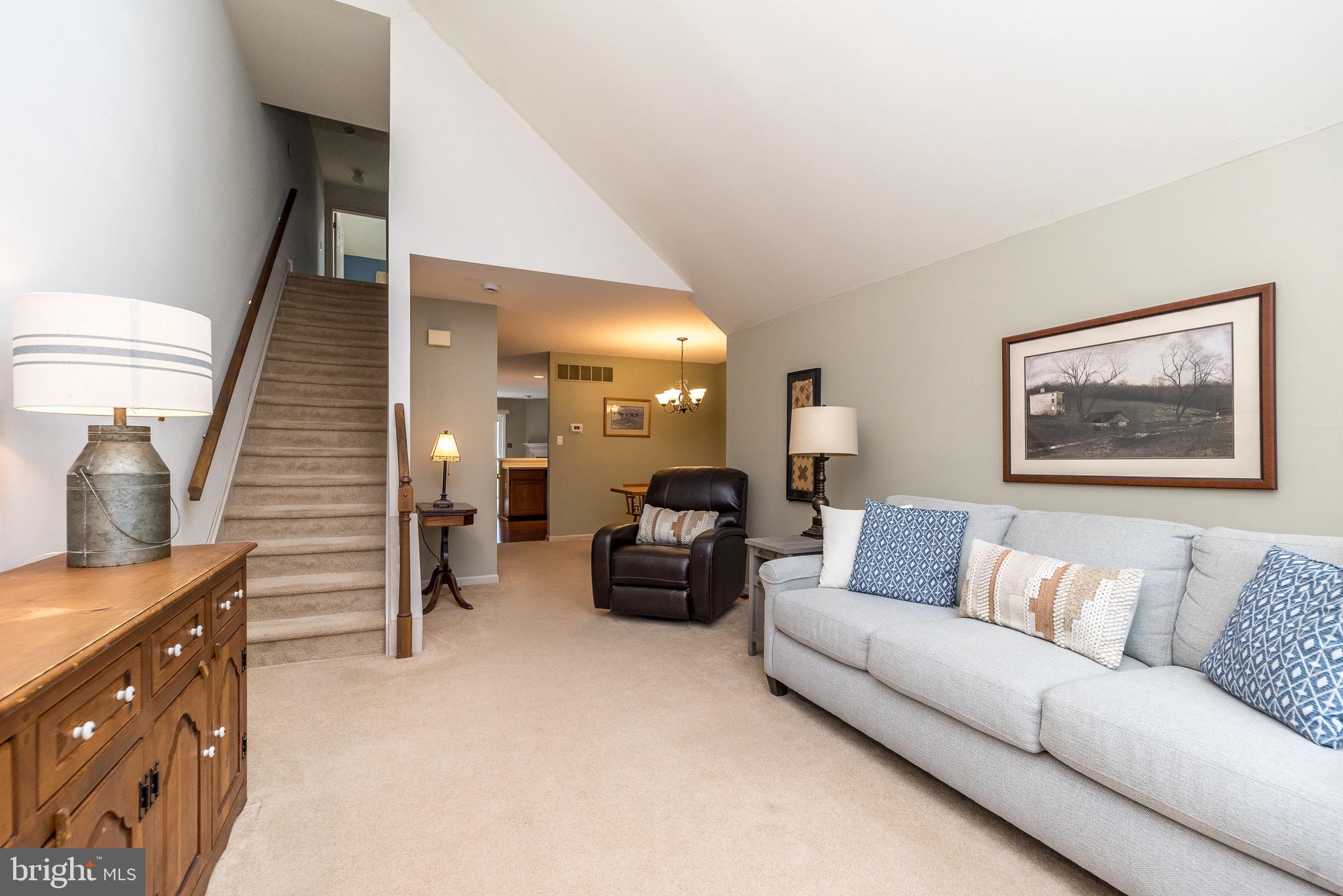 VICTORIA COURT - Residential