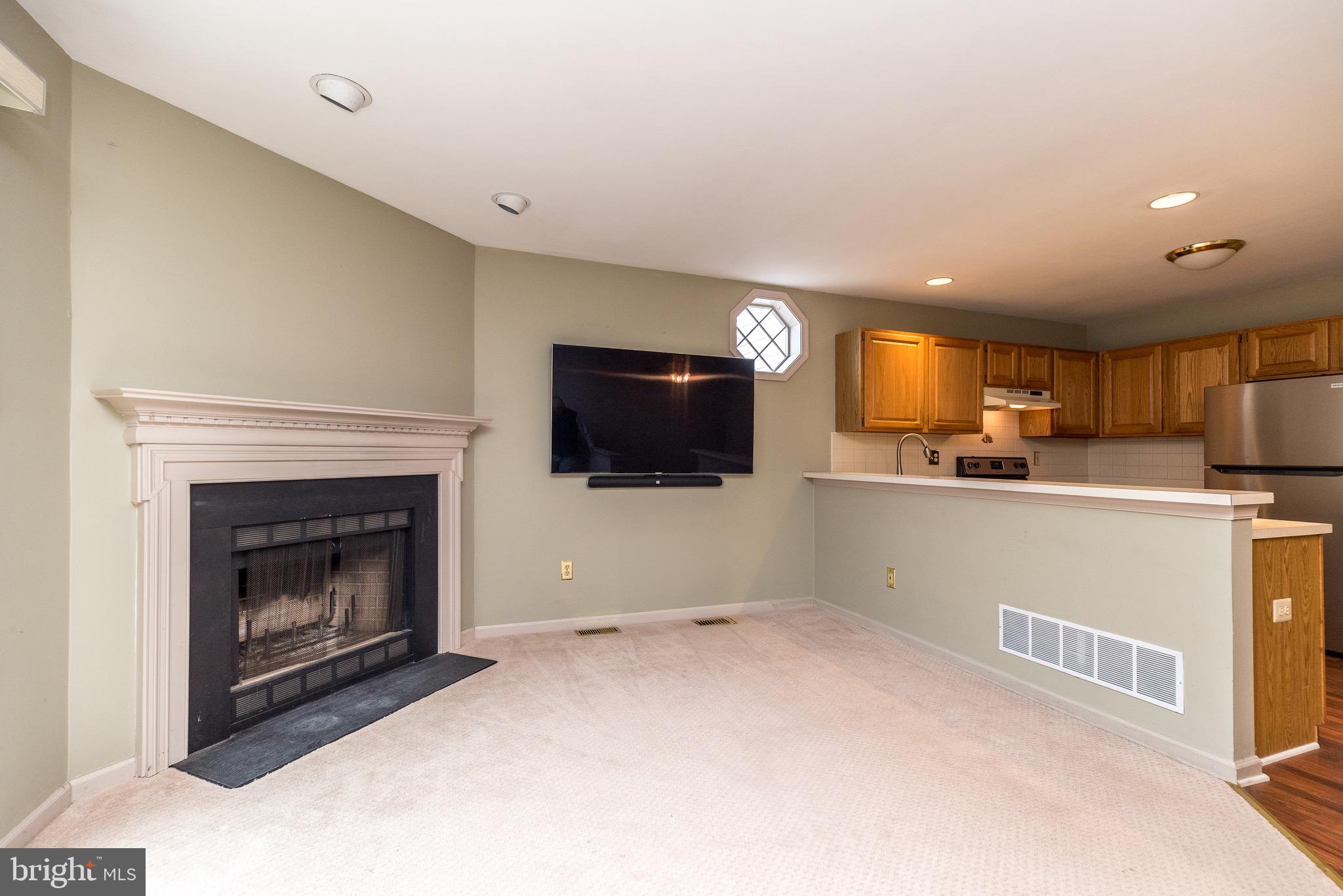 VICTORIA COURT - Residential