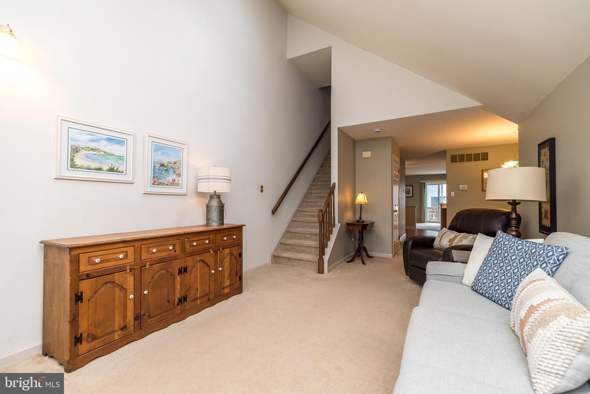 VICTORIA COURT - Residential