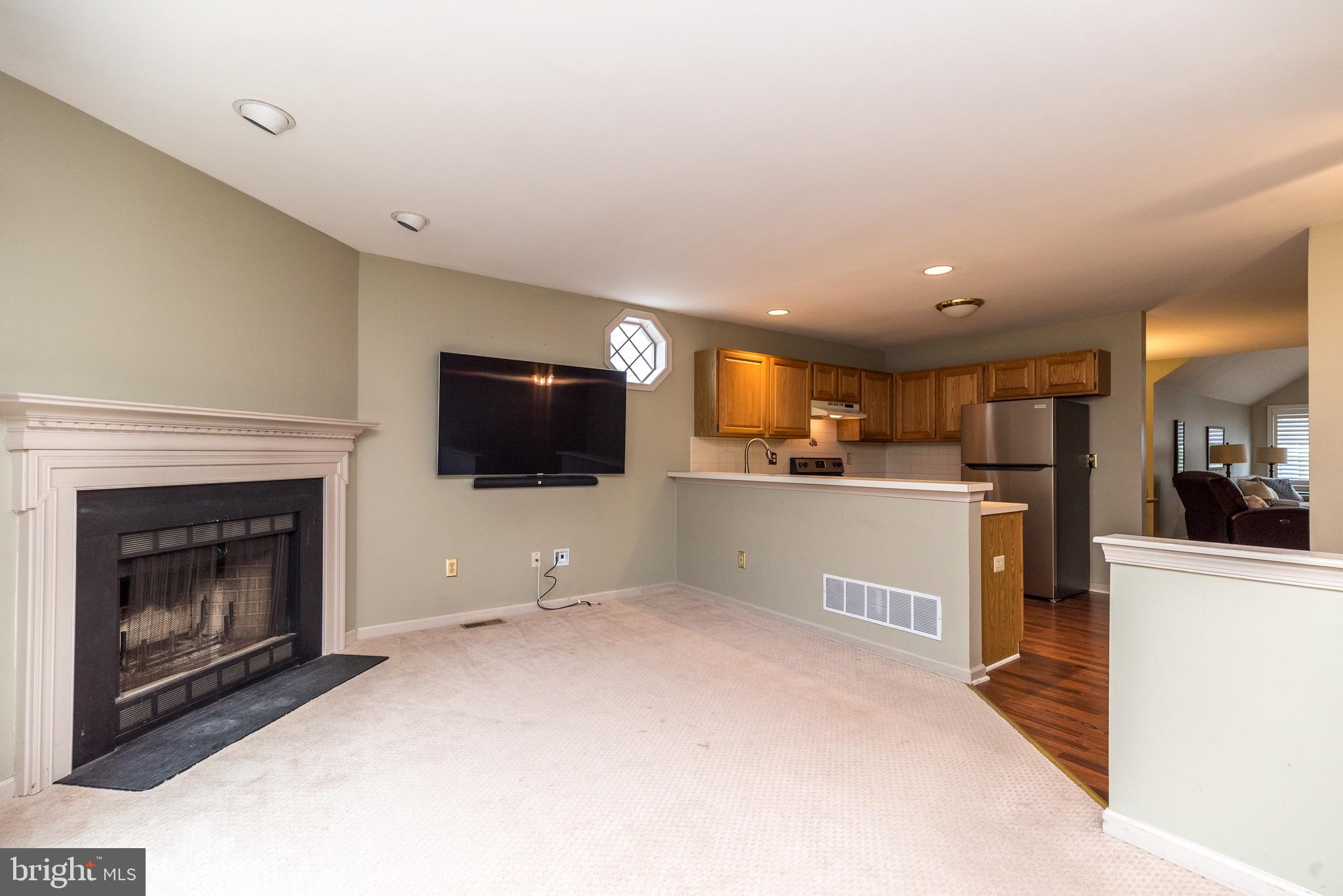 VICTORIA COURT - Residential