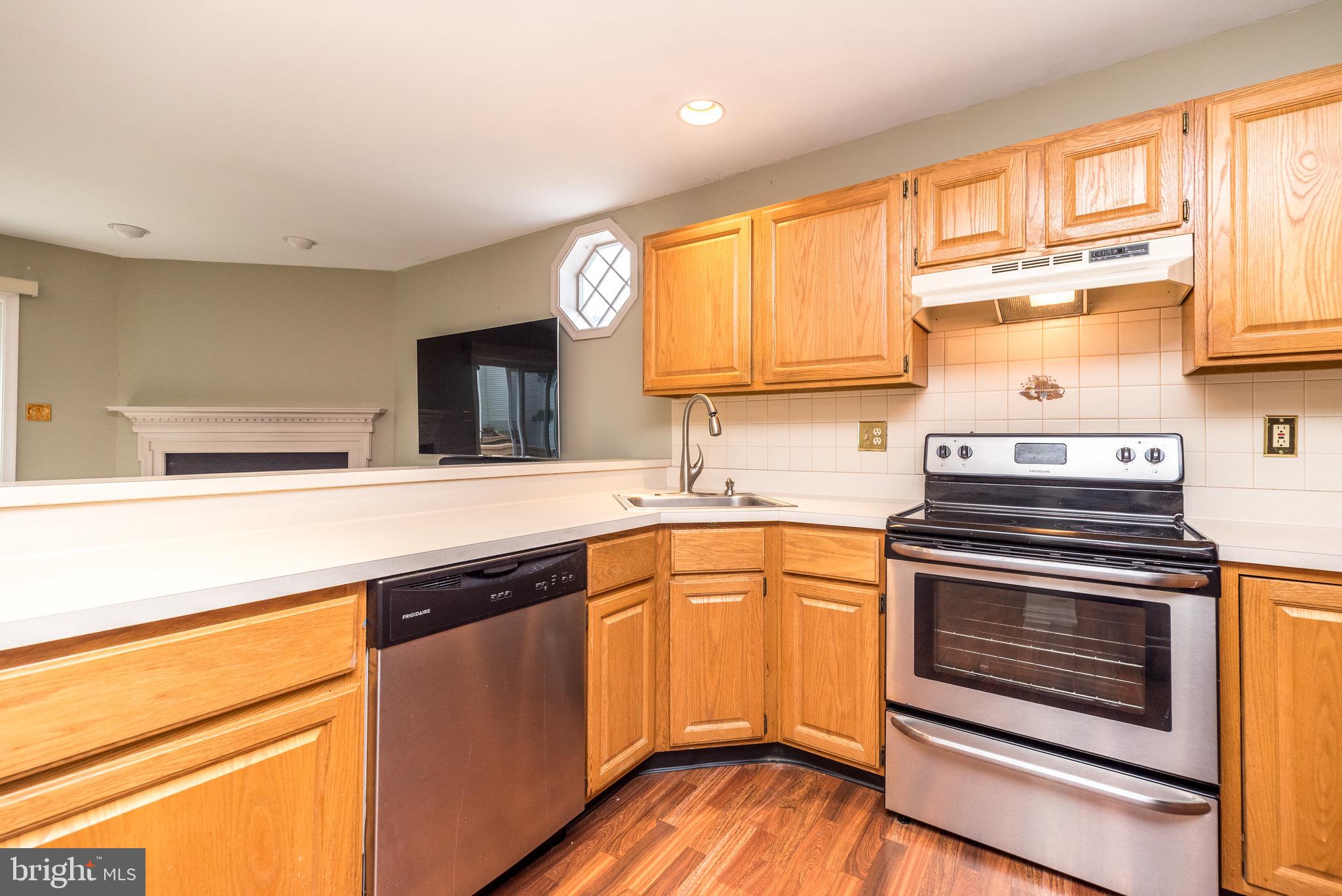 VICTORIA COURT - Residential