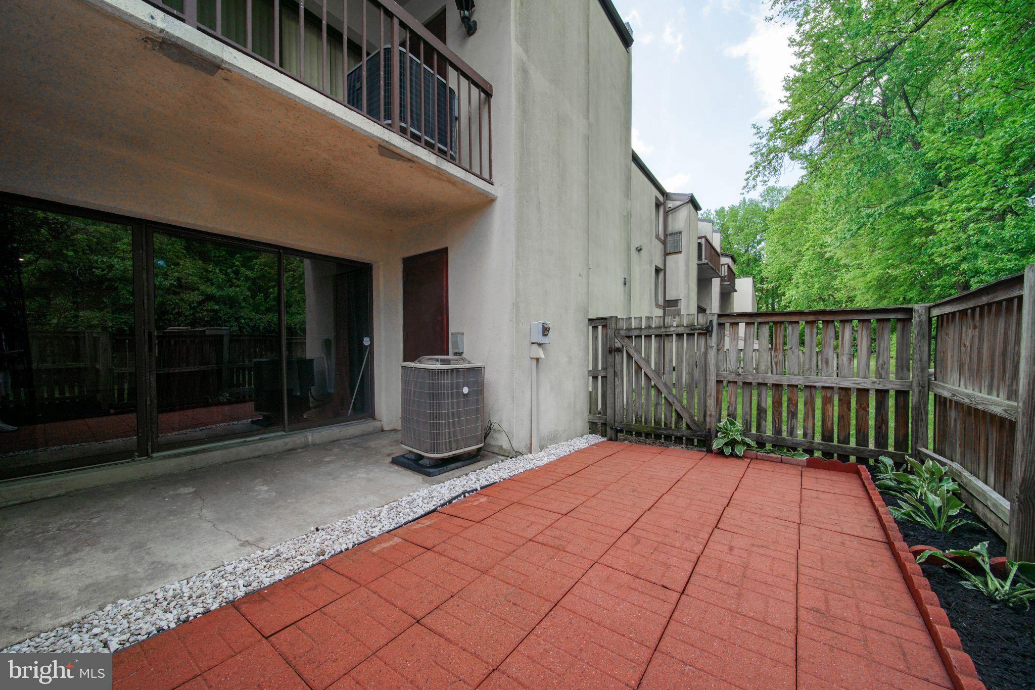 TREETOP CONDO - Residential Lease