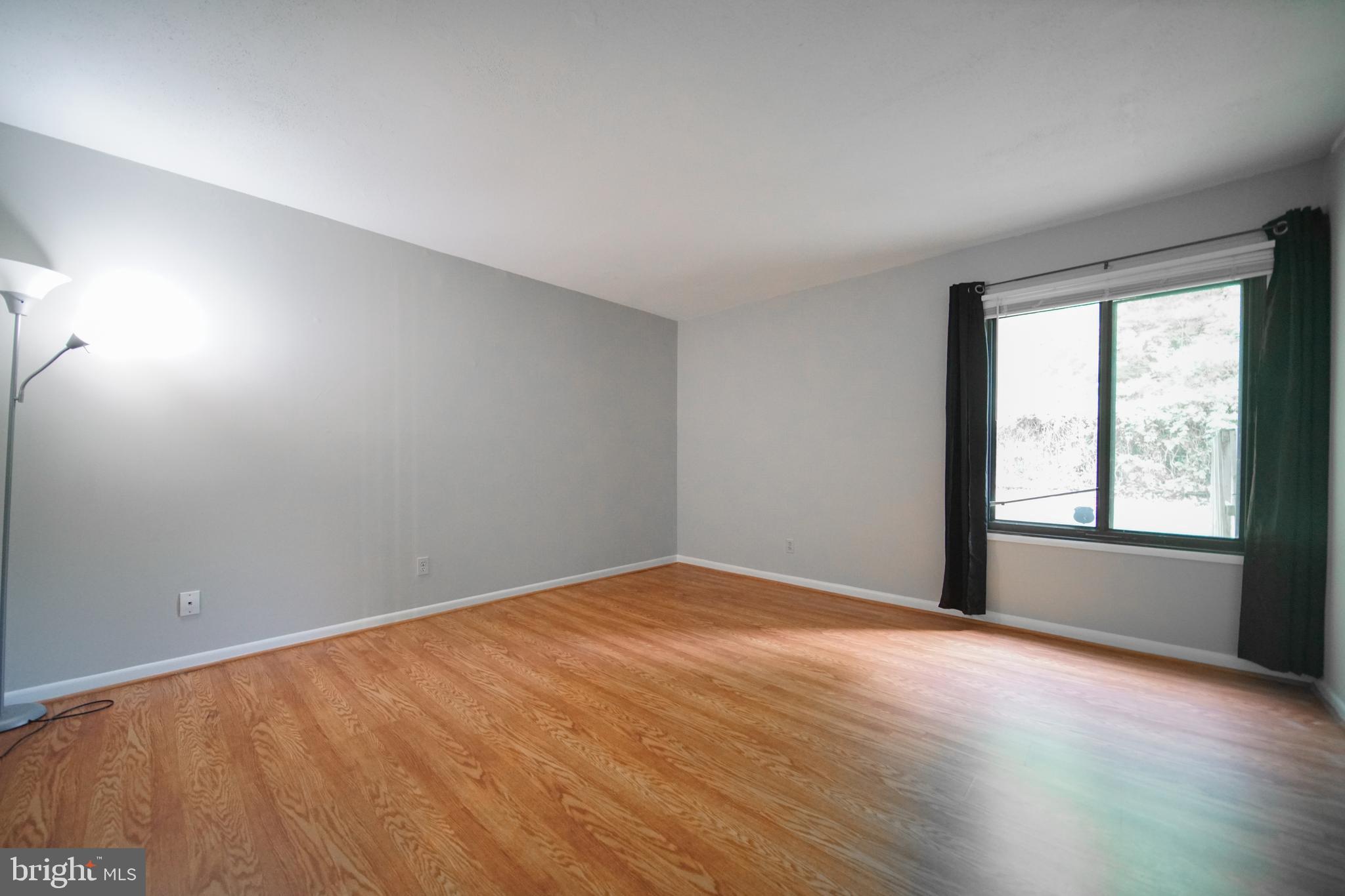 TREETOP CONDO - Residential Lease