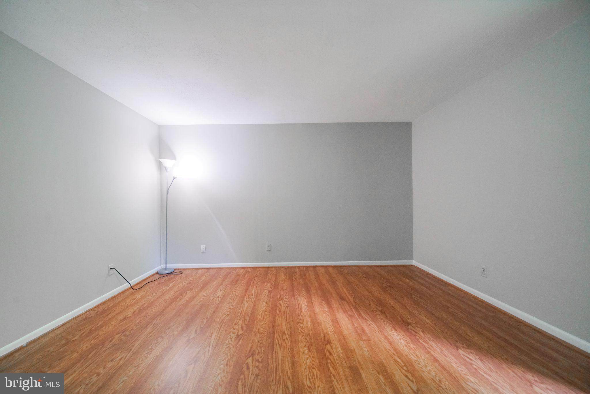 TREETOP CONDO - Residential Lease