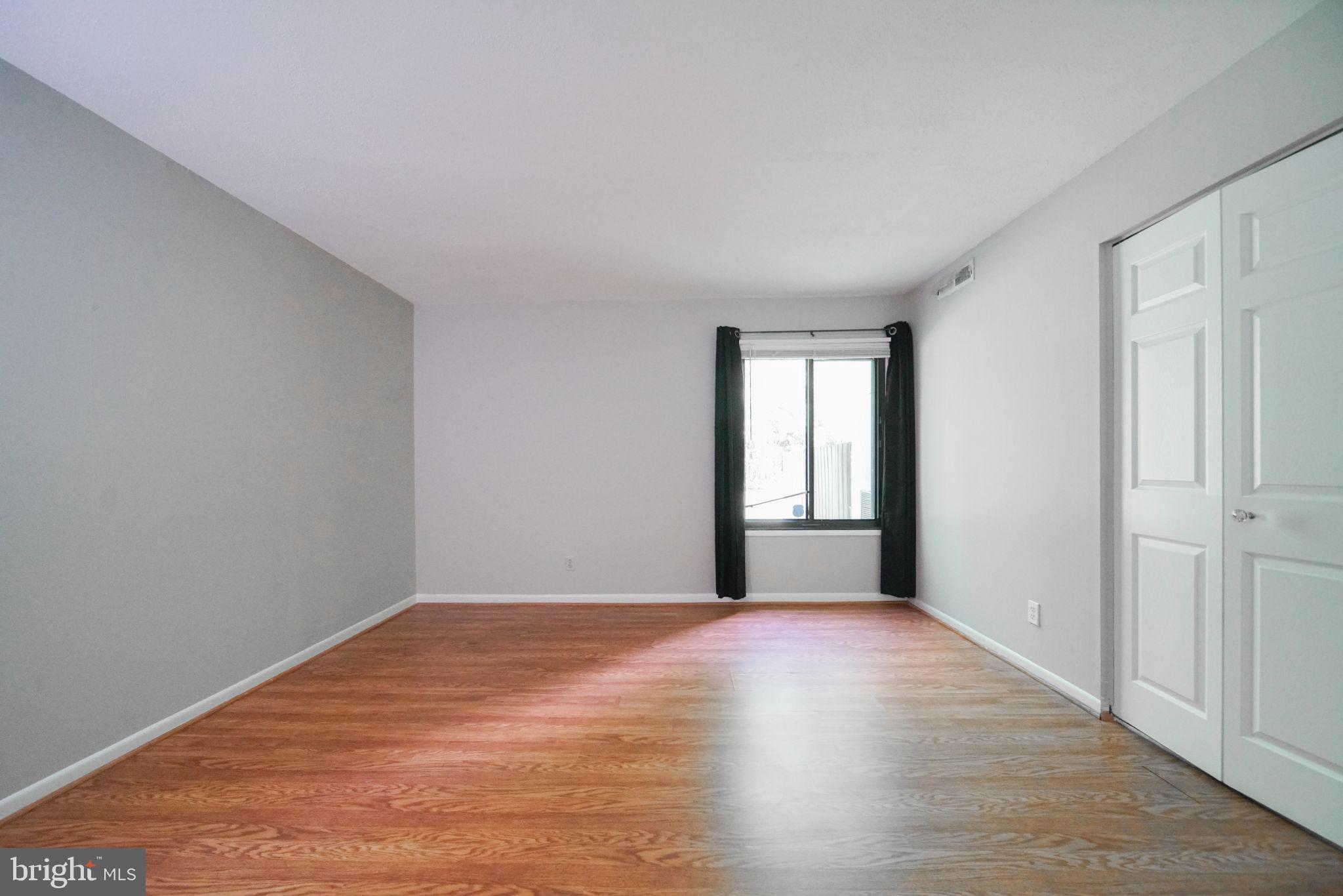 TREETOP CONDO - Residential Lease