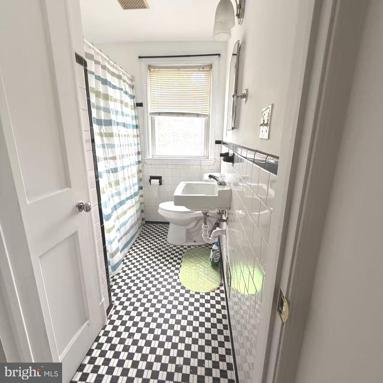 KNETTISHALL - Residential Lease