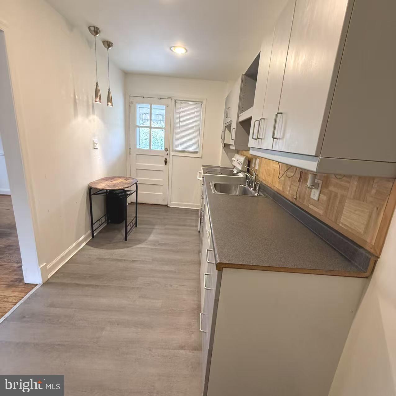 KNETTISHALL - Residential Lease