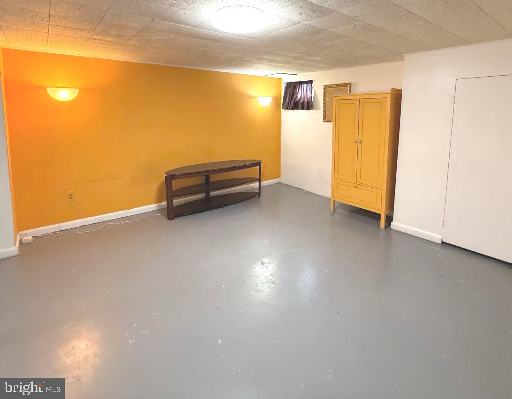 KNETTISHALL - Residential Lease