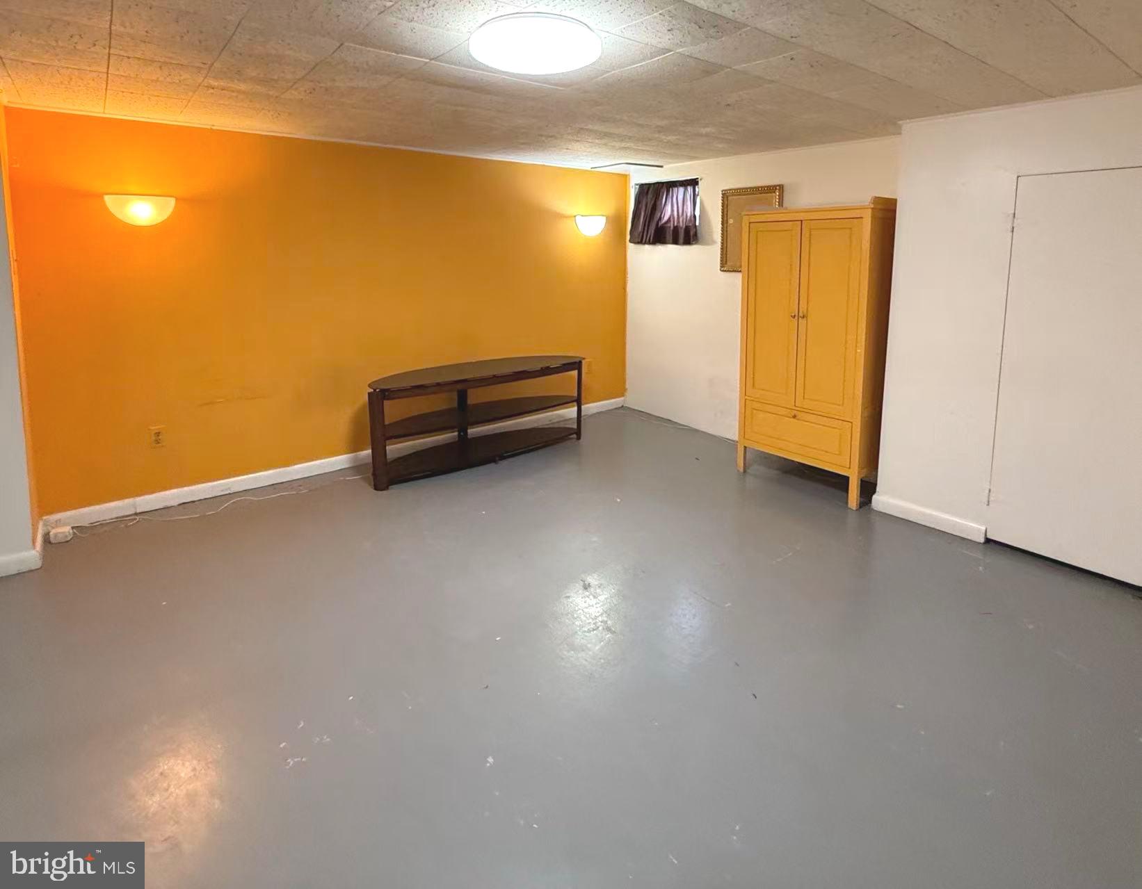 KNETTISHALL - Residential Lease