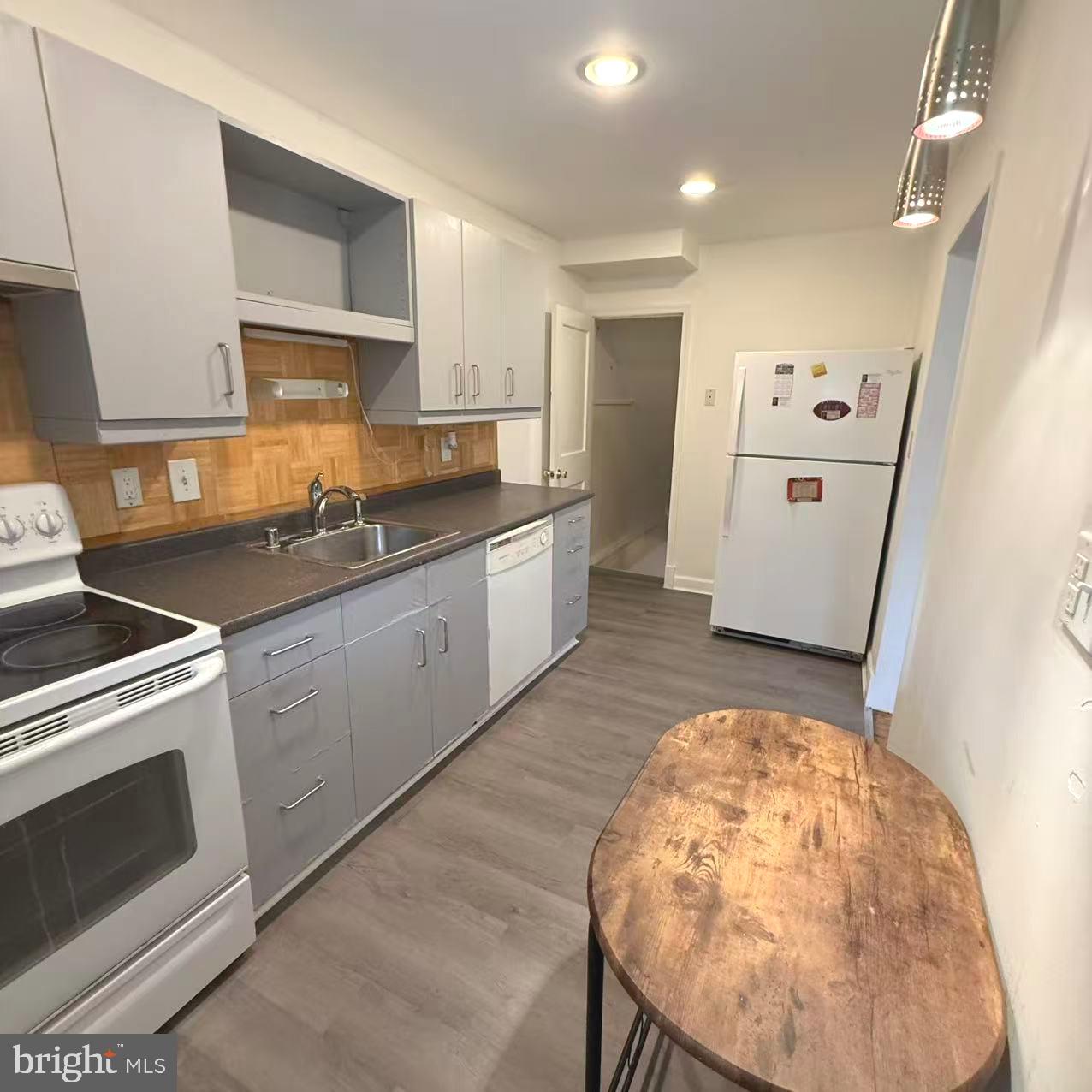 KNETTISHALL - Residential Lease