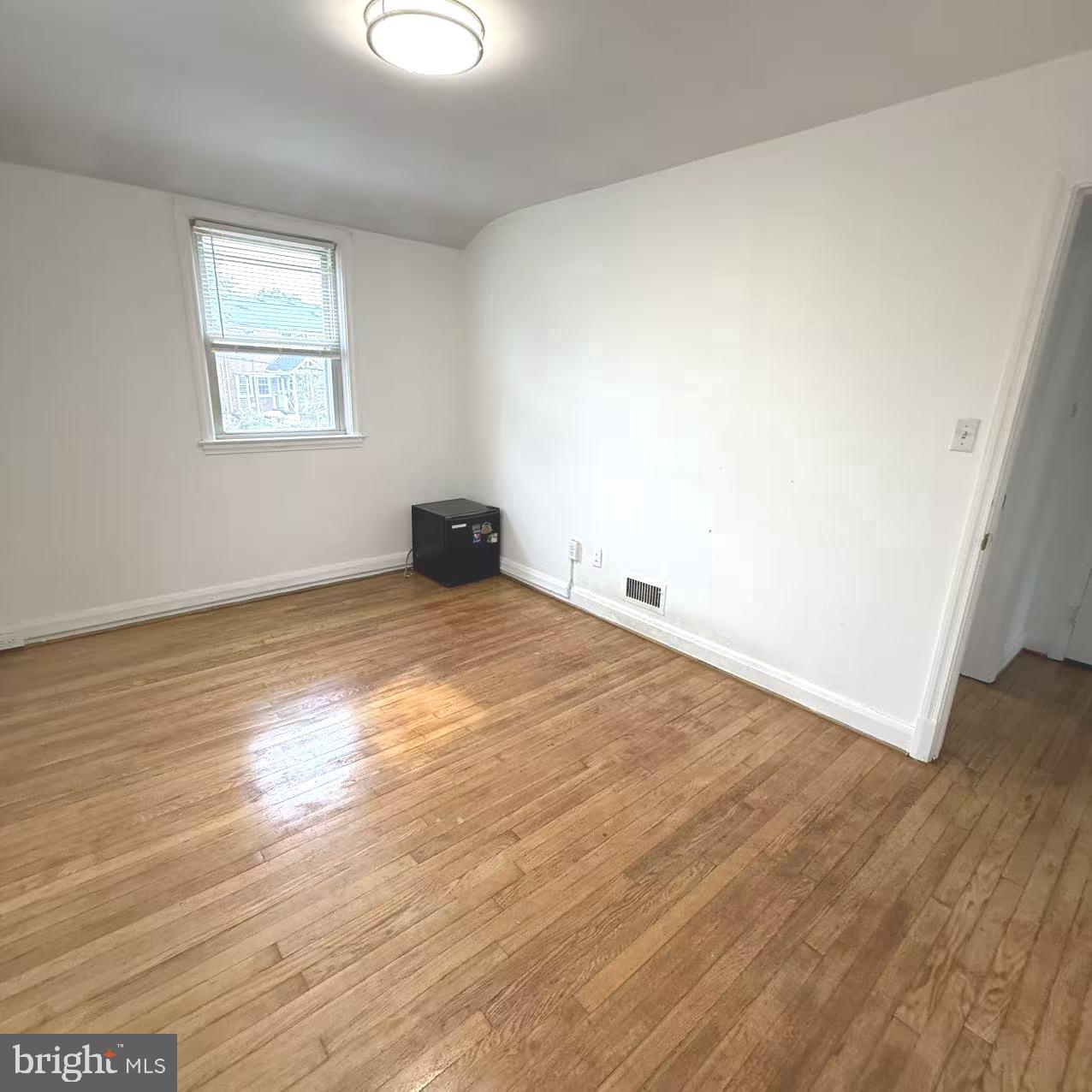 KNETTISHALL - Residential Lease