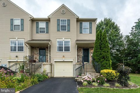 156 STRAWBERRY LANE PERKASIE PA 18944