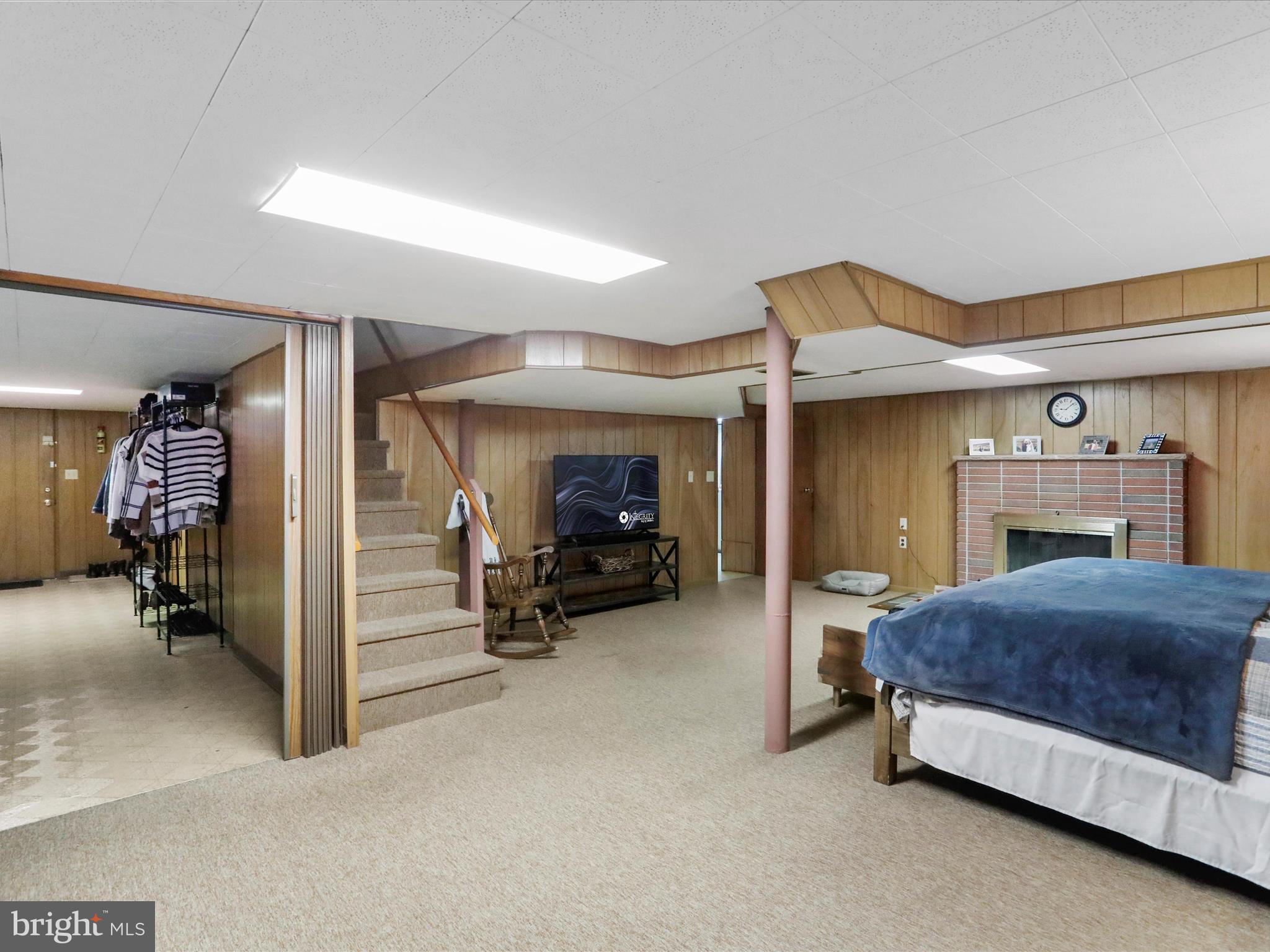 HAWTHORNE HEIGHTS - Residential