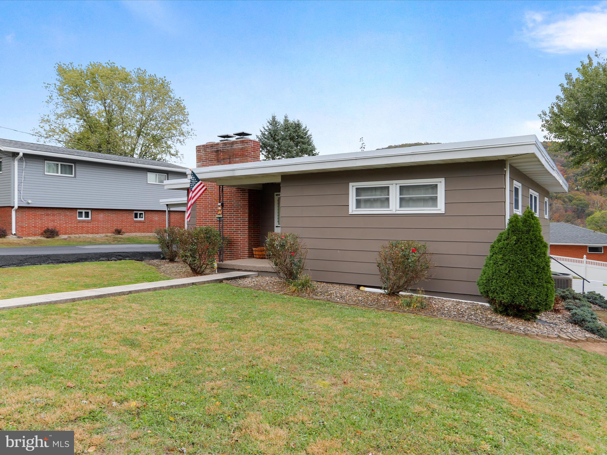 HAWTHORNE HEIGHTS - Residential