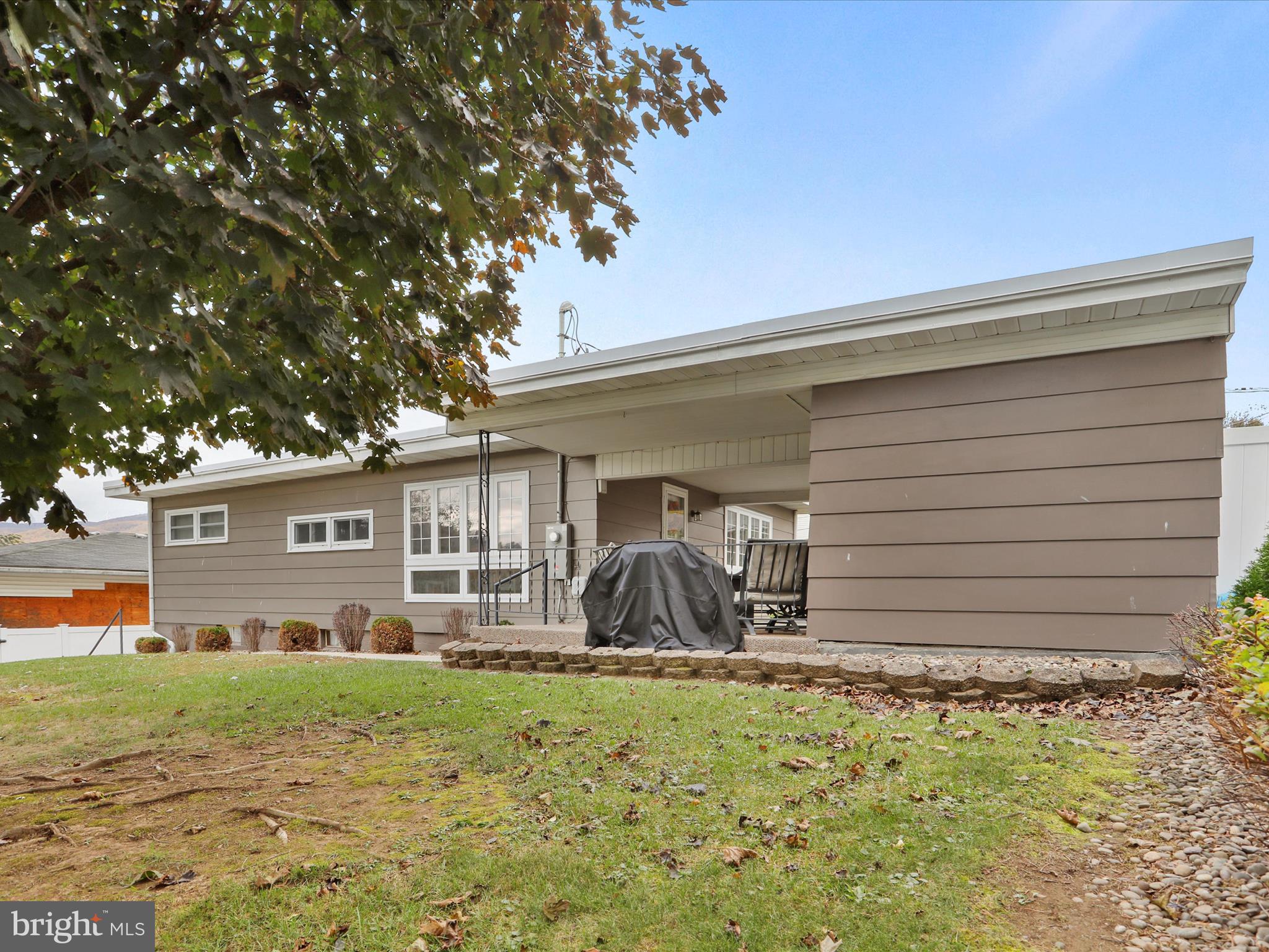 HAWTHORNE HEIGHTS - Residential