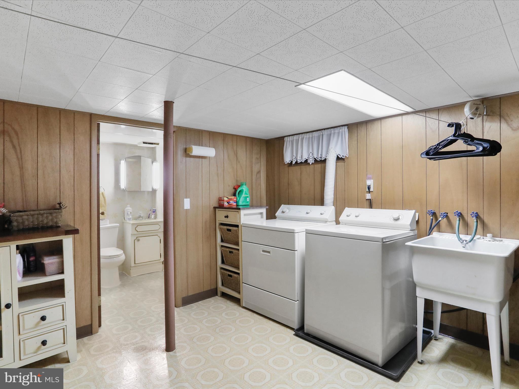 HAWTHORNE HEIGHTS - Residential